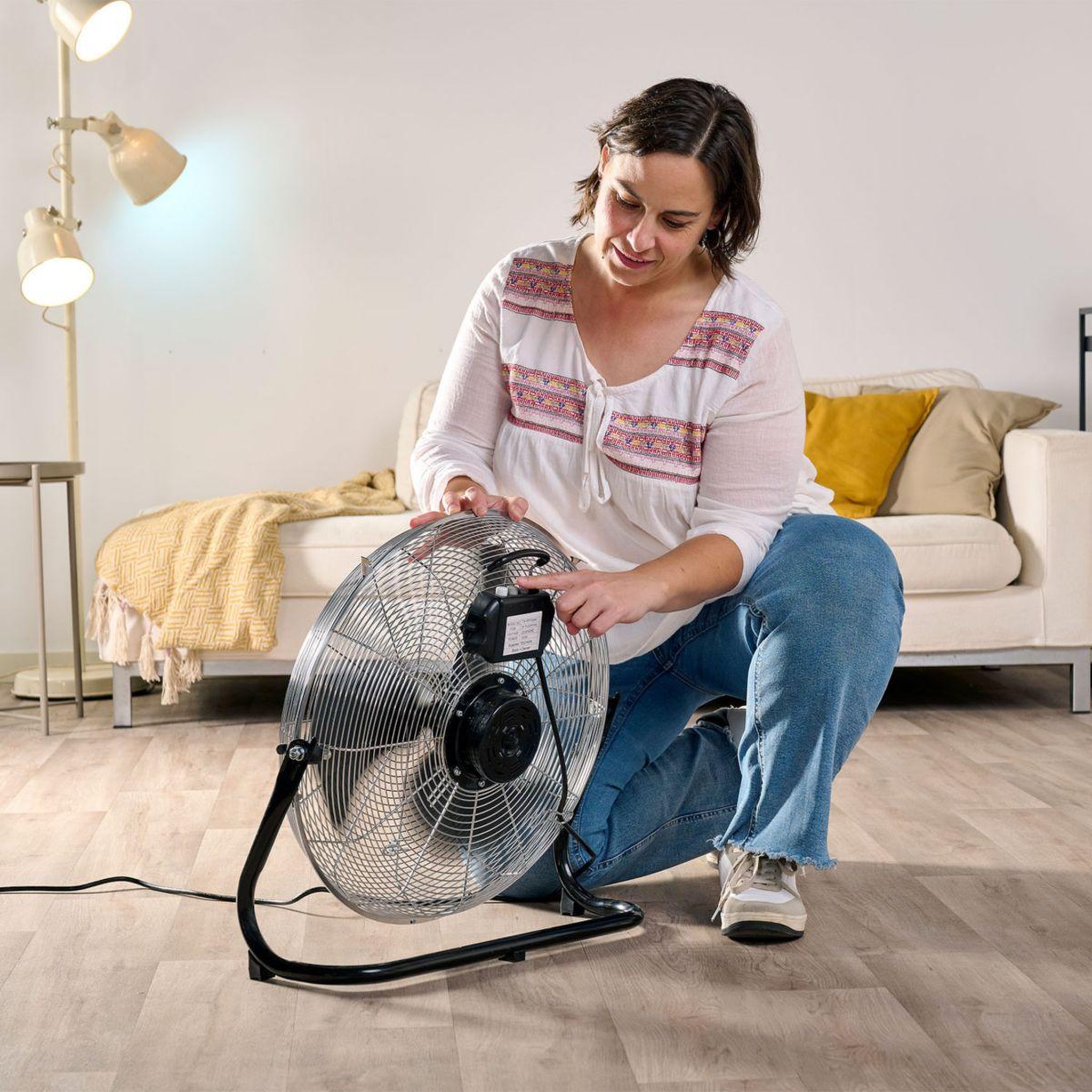 Voir la diapositive 2 : Black et Decker Ventilateur BXEFF122E