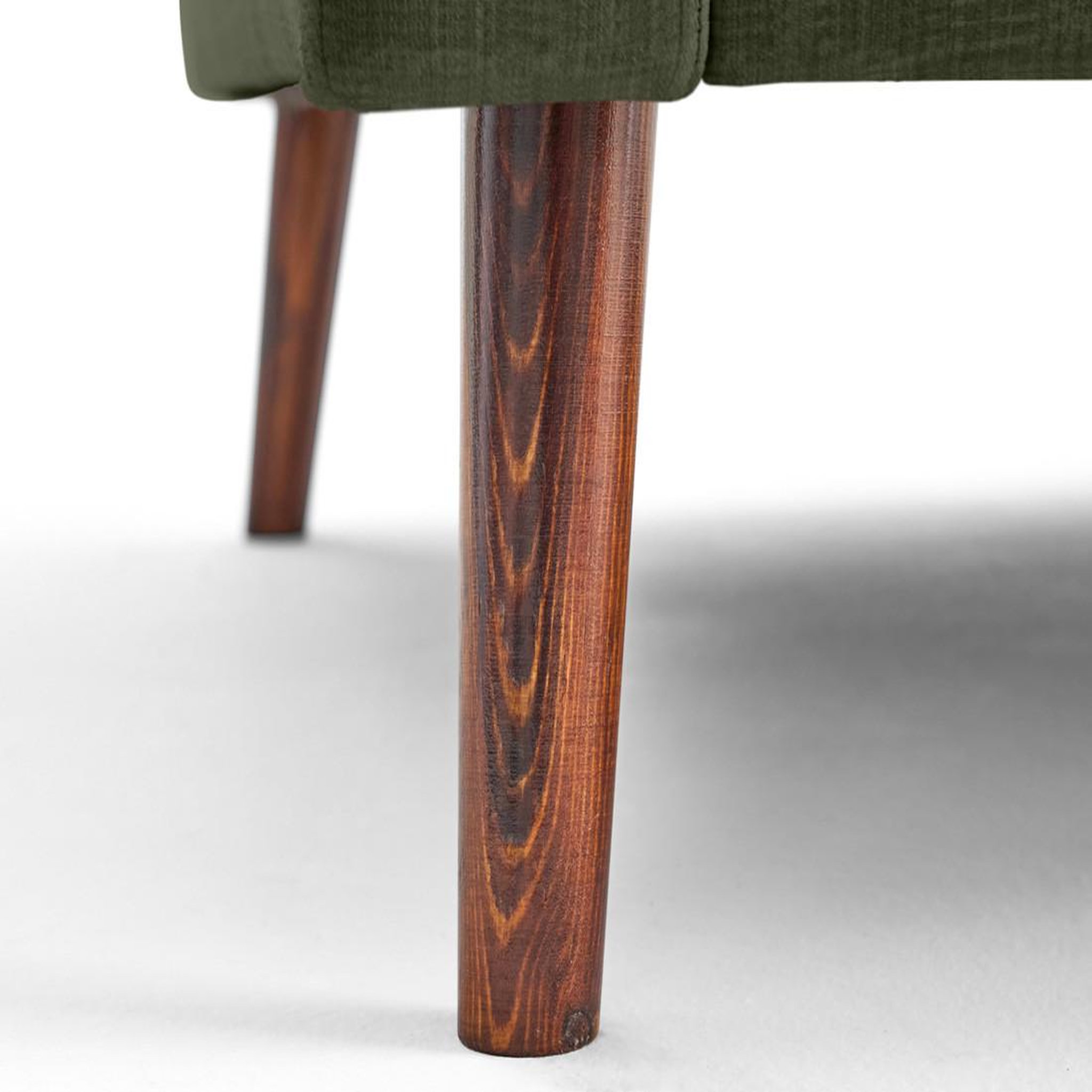 Voir la diapositive 3 : LISA DESIGN Ostrava - canapé droit 2 places en velours pieds en bois