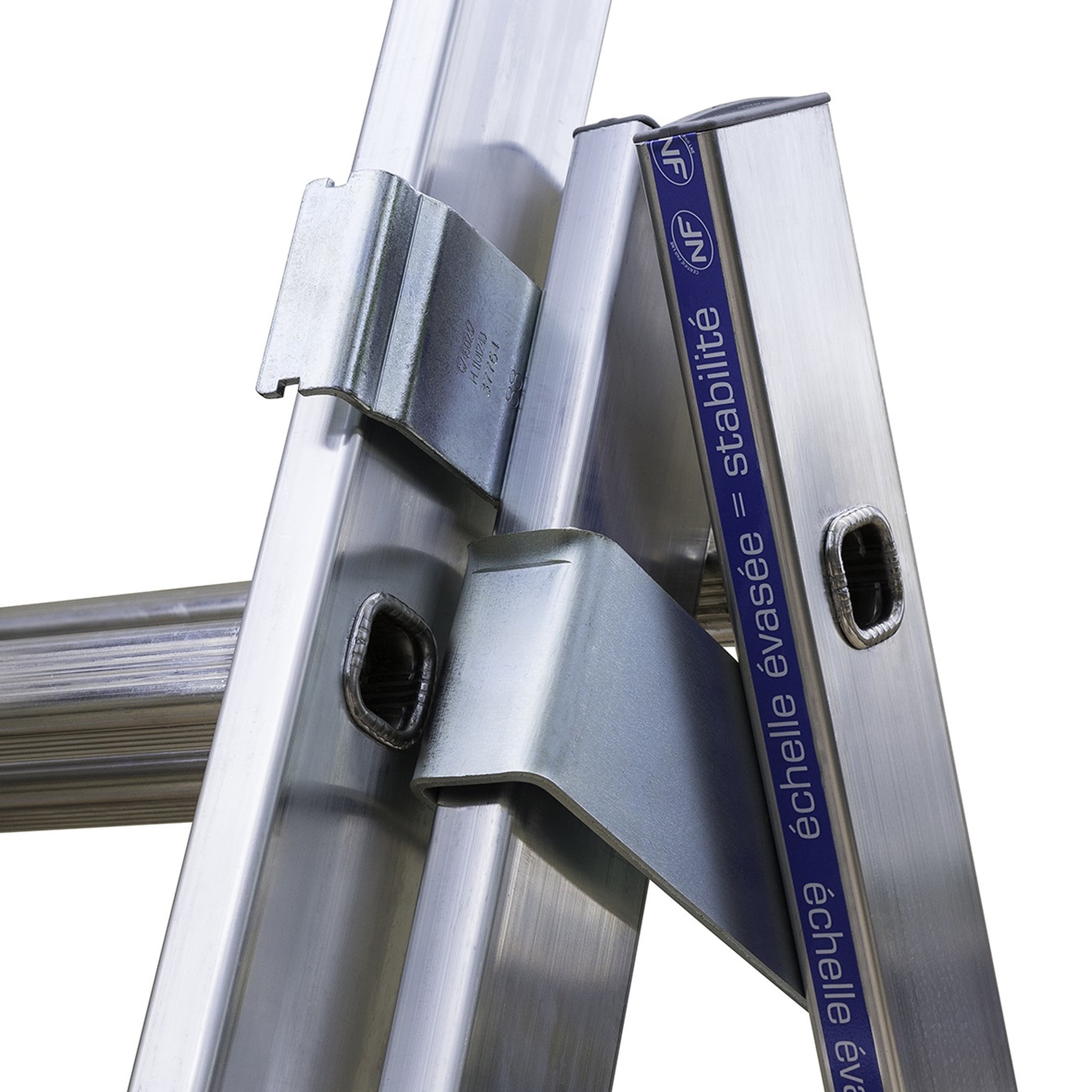 Voir la diapositive 5 : CENTAURE Echelle transformable 3 plans KET3 2m30/4m85