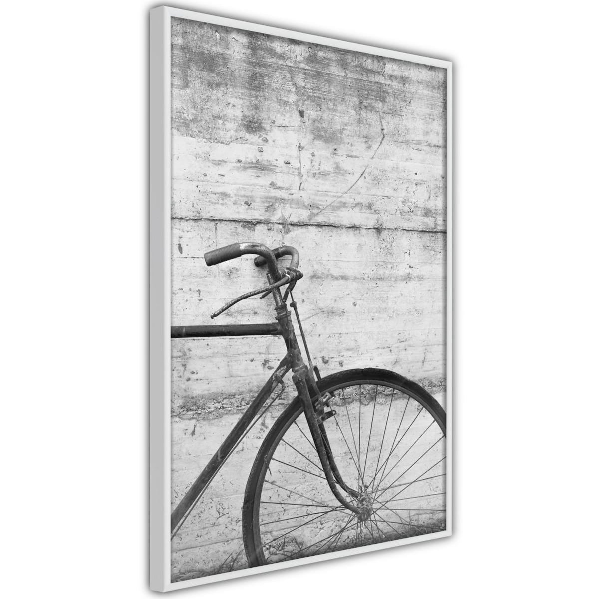 Paris Prix Affiche Murale Encadrée  Bicycle Leaning Against the Wall