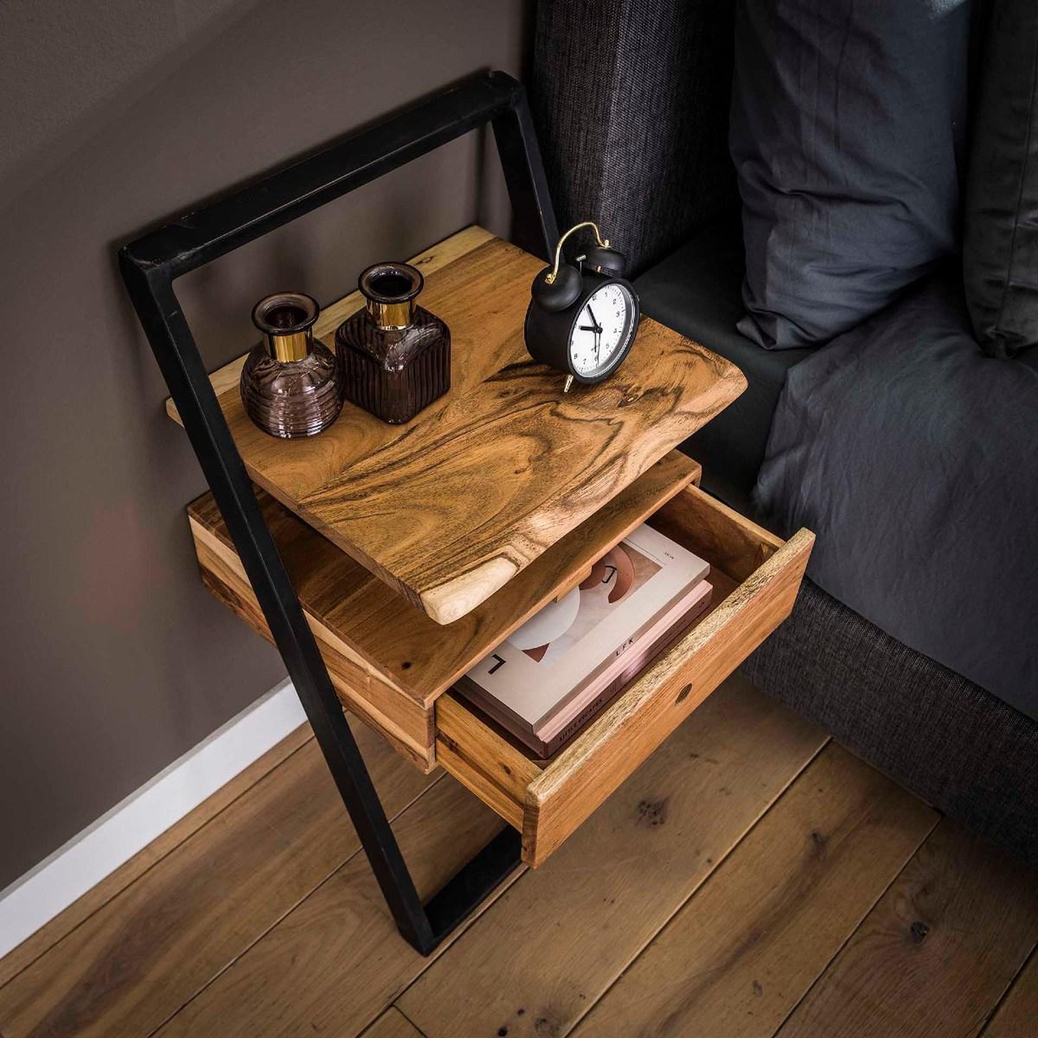 Voir la diapositive 4 : JLC KREATION Table de chevet en bois massif nael 1 tiroir