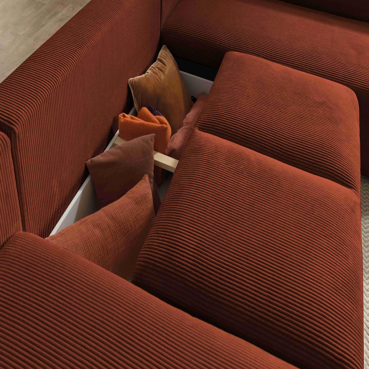 LISA DESIGN Livy - canapé panoramique convertible - avec coffre - en velours côtelé - 7 places - droit