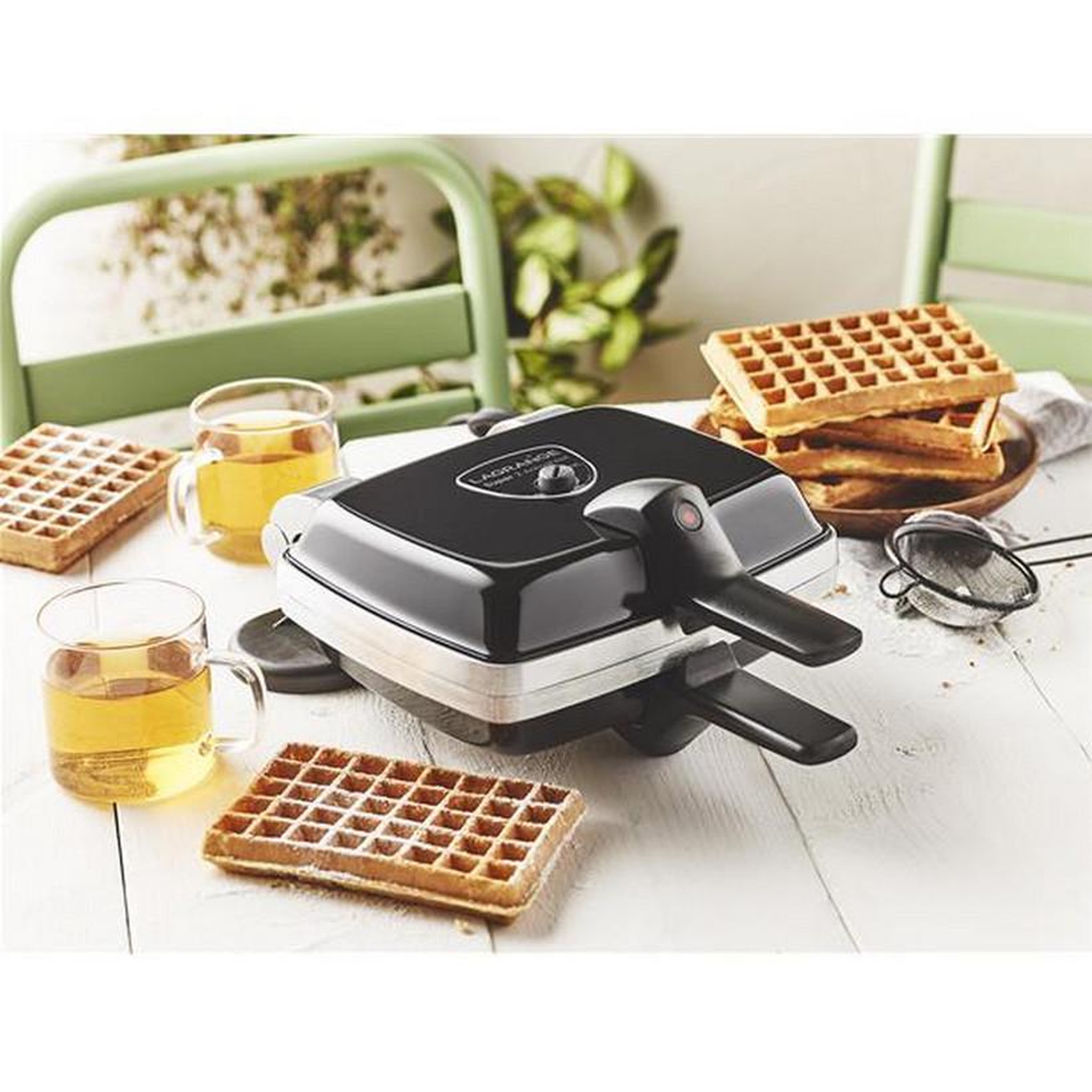 Voir la diapositive 5 : LAGRANGE Croque-gaufre-gaufrettes 3 plaques 1000w noir - 039624
