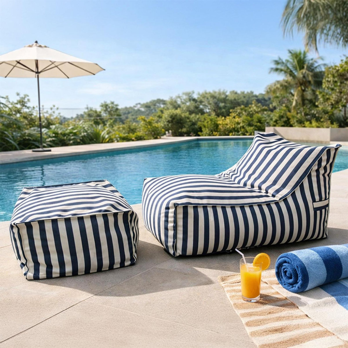 CONCEPT USINE Ensemble de poufs d'extérieur rayés bleu déperlant et POSITANO