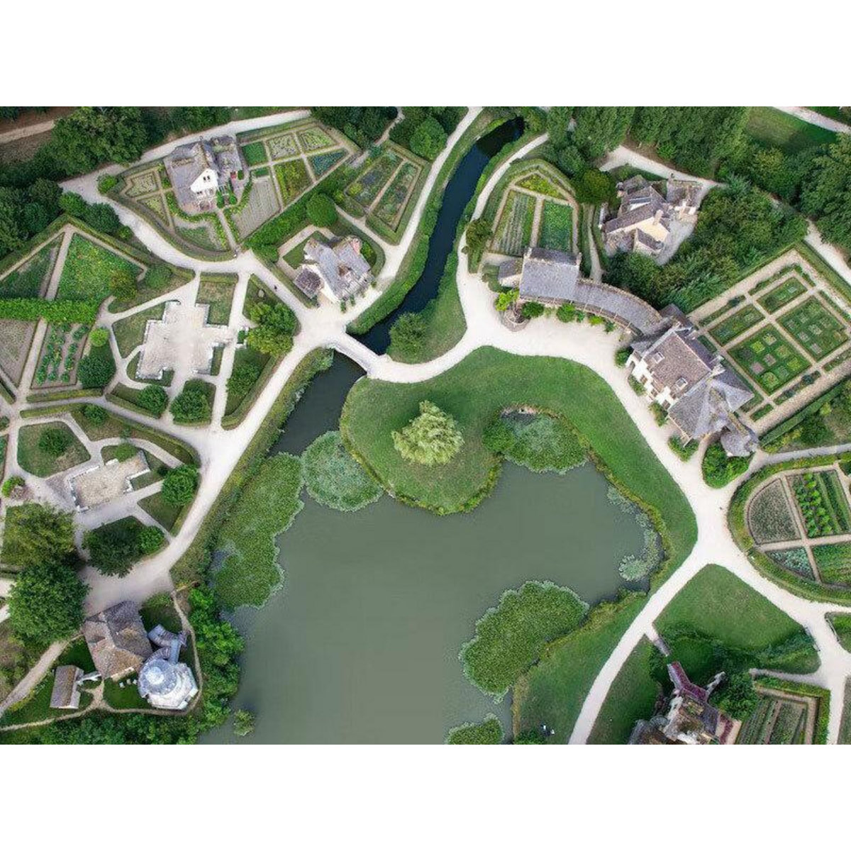 Smartbox Visite des Trianons et du Hameau de la Reine au château de Versailles pour 2 - Coffret Cadeau Sport & Aventure