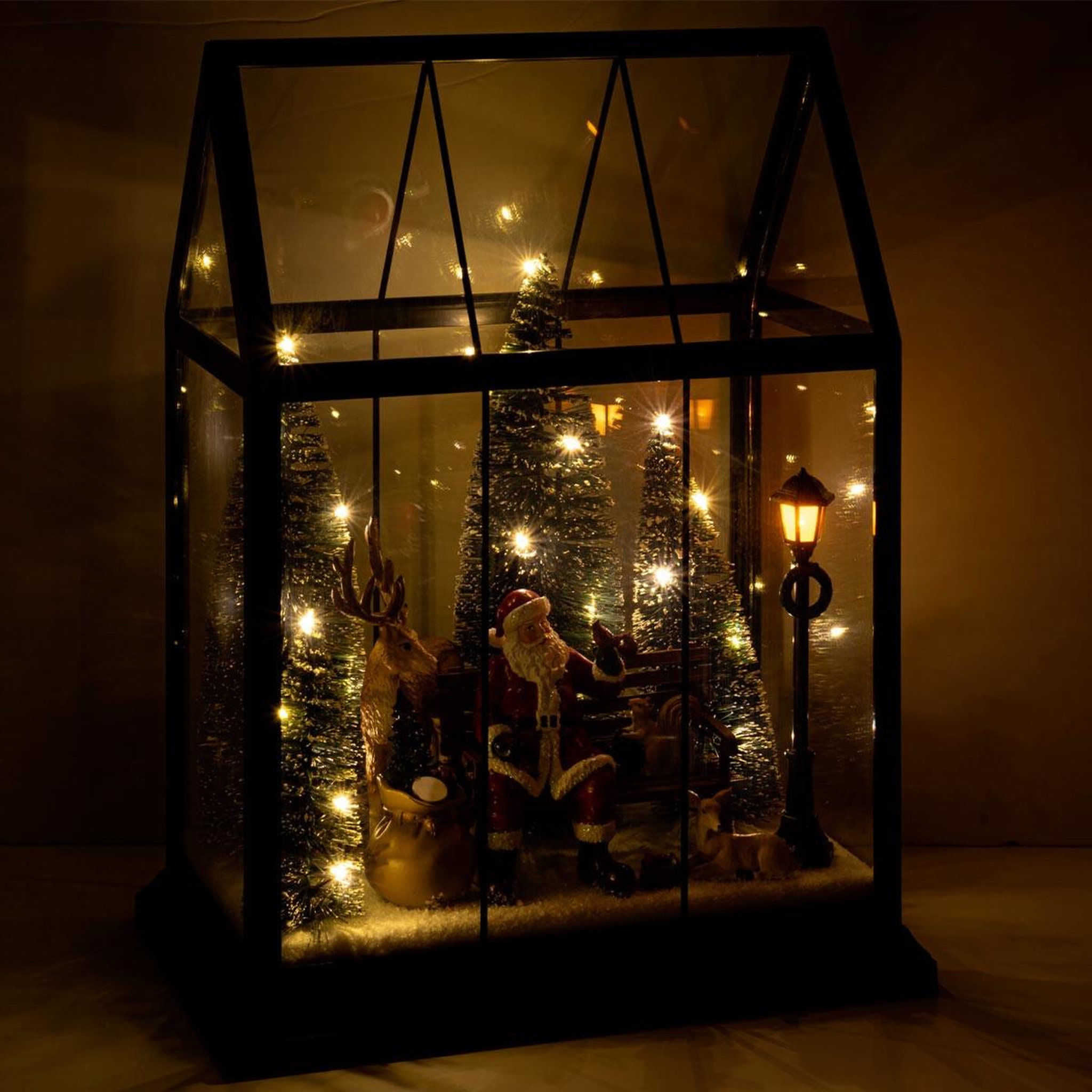 Voir la diapositive 4 : J-LINE Village de Noël Vitré à LED  Père-Noël  25cm Noir