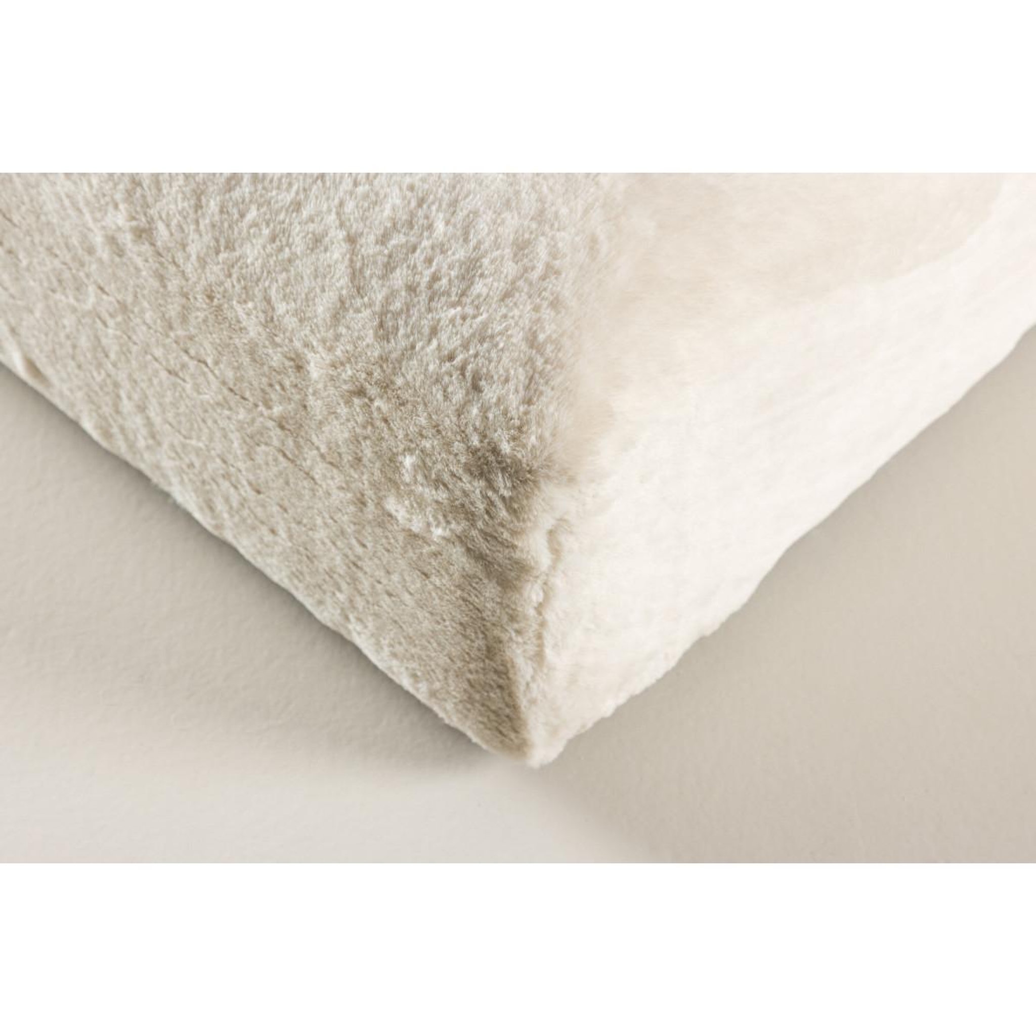 Voir la diapositive 6 : Paris Prix Pouf xl effet fourrure  davie  100cm beige