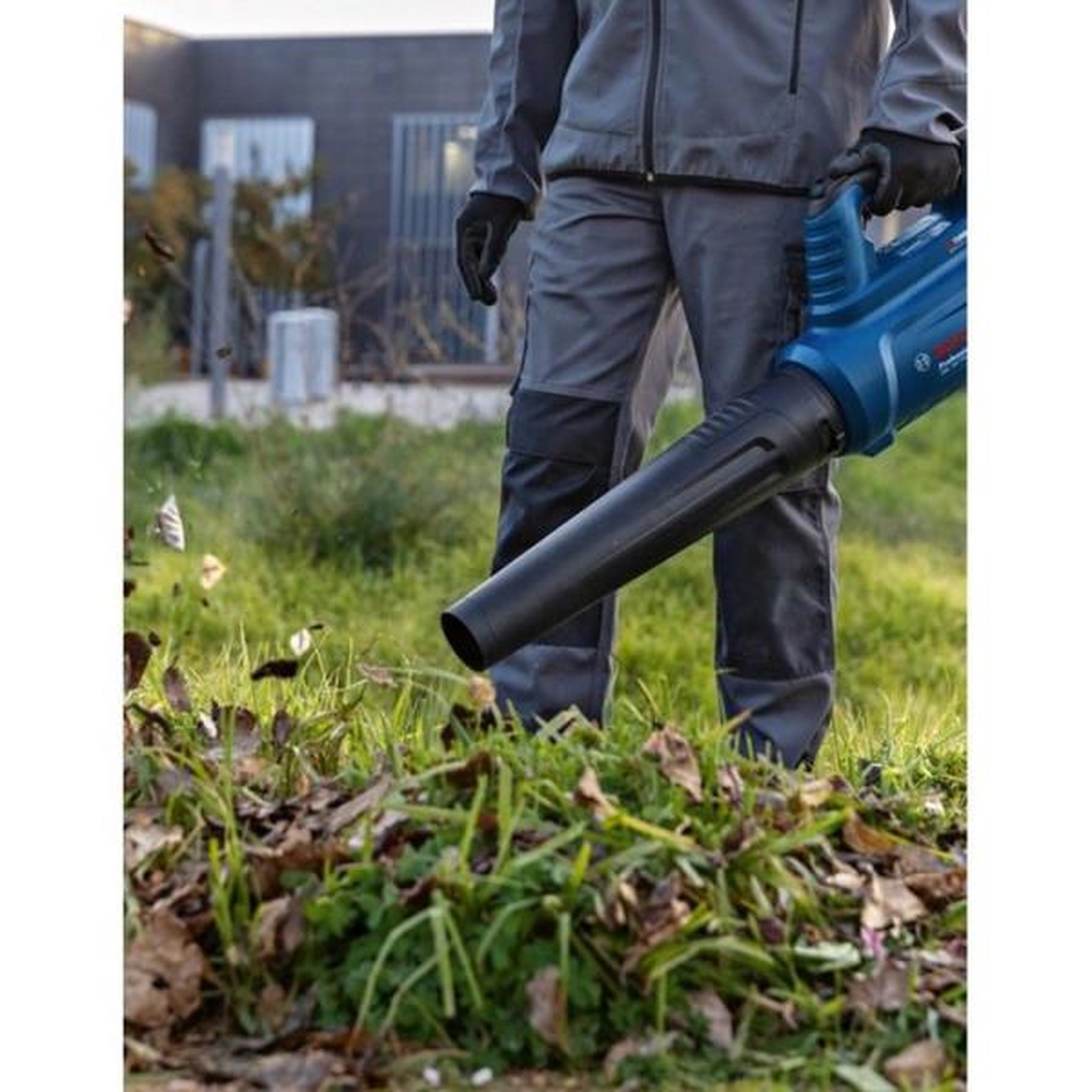 Voir la diapositive 6 : Bosch Professional Souffleur - BOSCH - GBL 18V-750 - Moteur brushless BITURBO - Vitesse d'air 198 km/h - Débit 780 m³/h