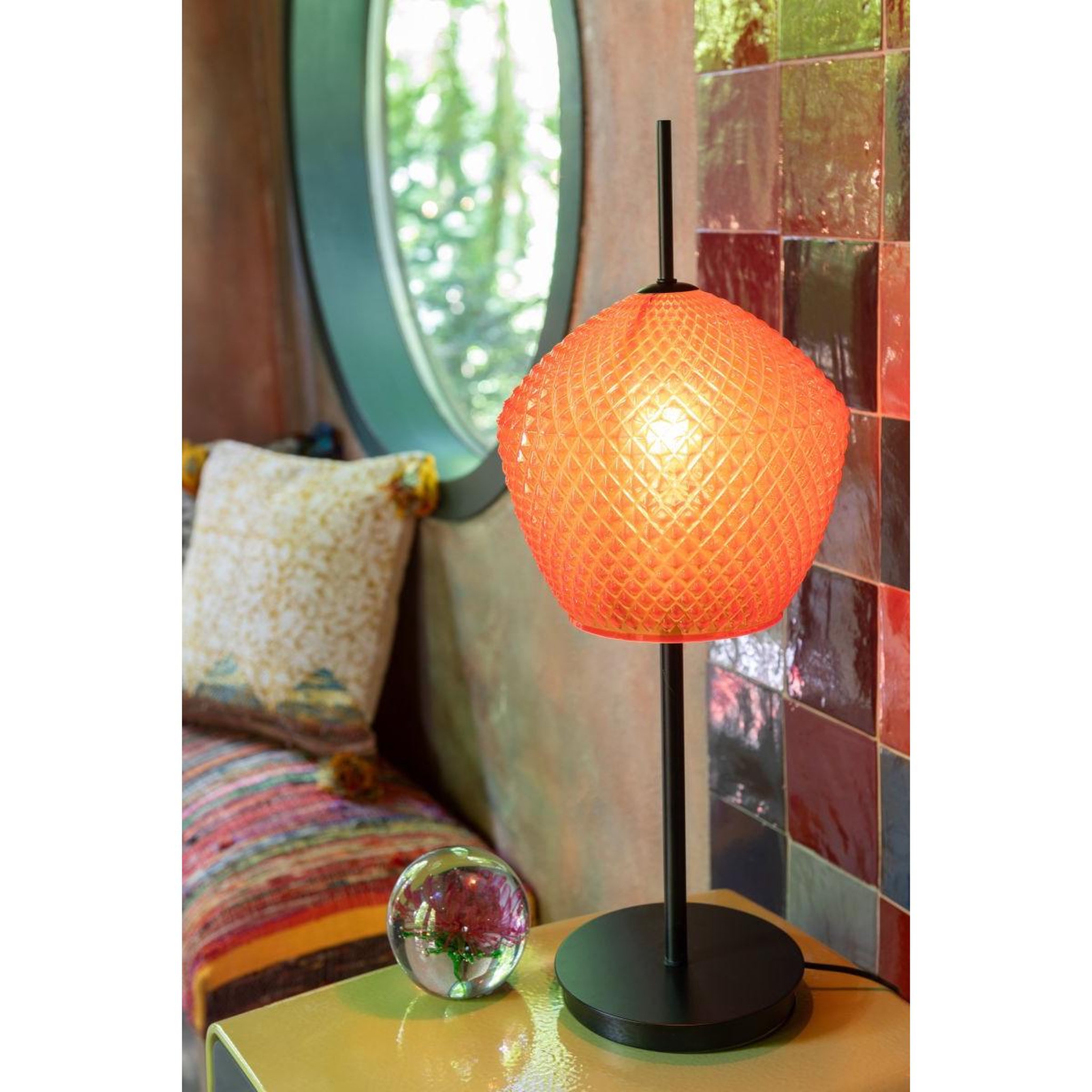 Voir la diapositive 4 : J-LINE Lampe à poser en verre design  jenna  60cm rouge