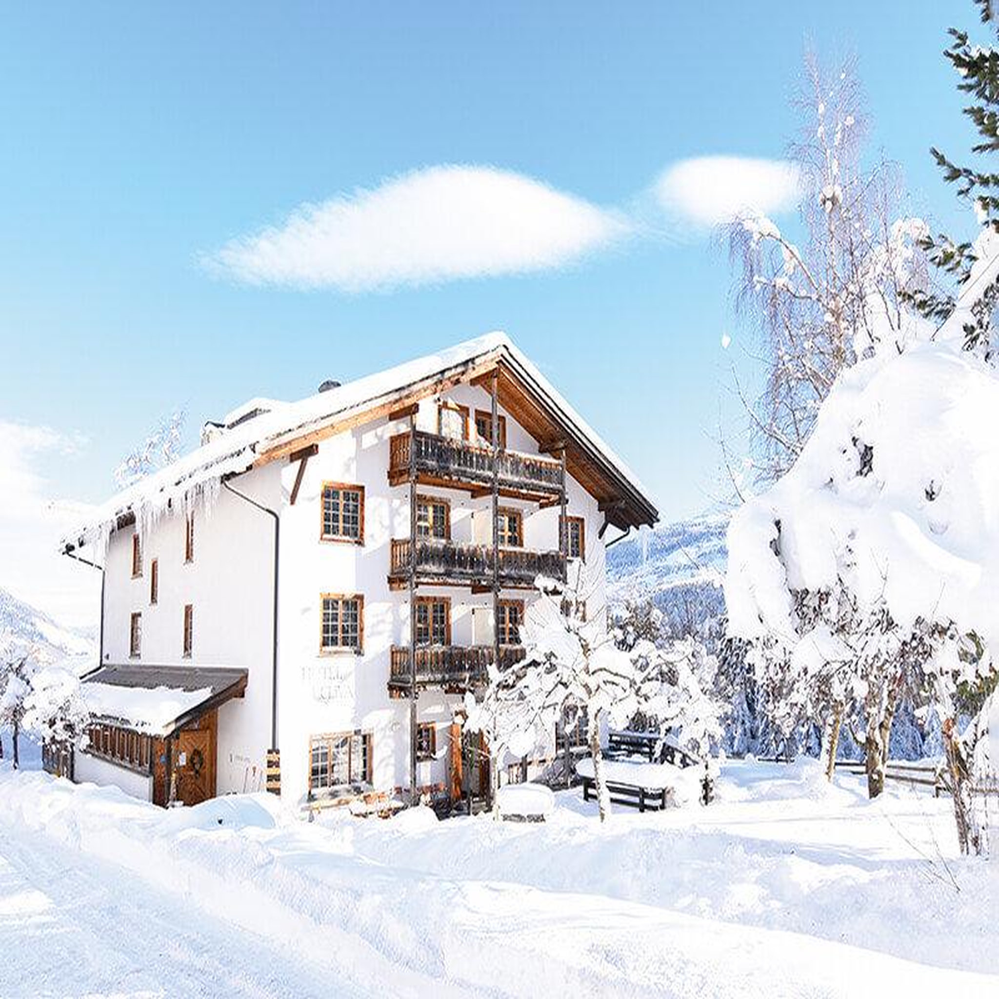 Voir la diapositive 2 : Smartbox Séjour en suisse : 2 nuits en hôtel - coffret cadeau séjour