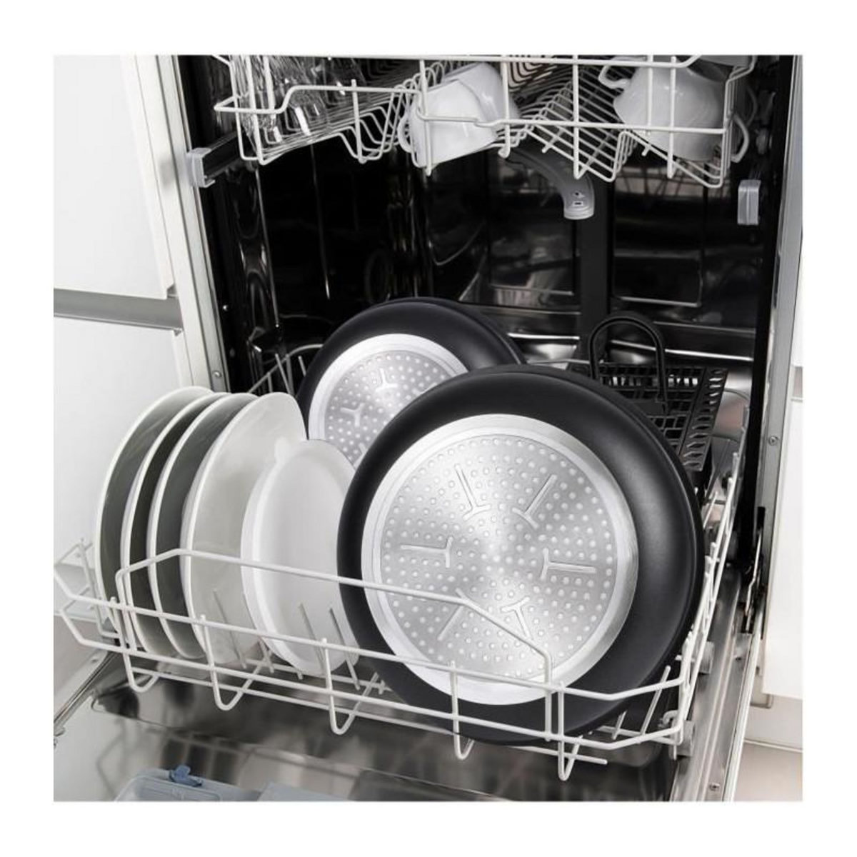 Arthur Martin Batterie de cuisine 10 pieces Arthur Martin - Aluminium - Tous feux sauf induction - Noir