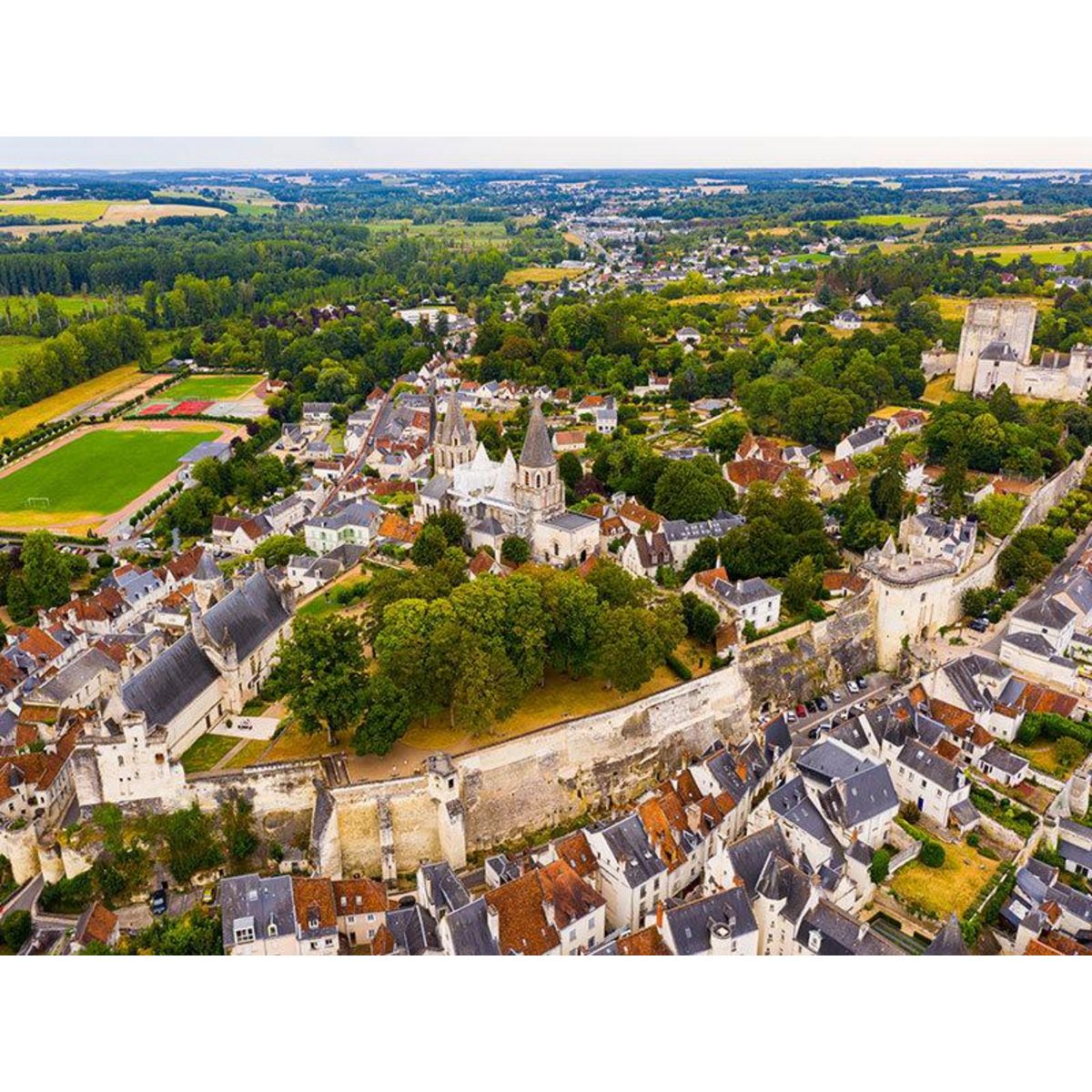 Smartbox Vol en montgolfière au-dessus de lascité médiévale de Loches en semaine - Coffret Cadeau Sport & Aventure