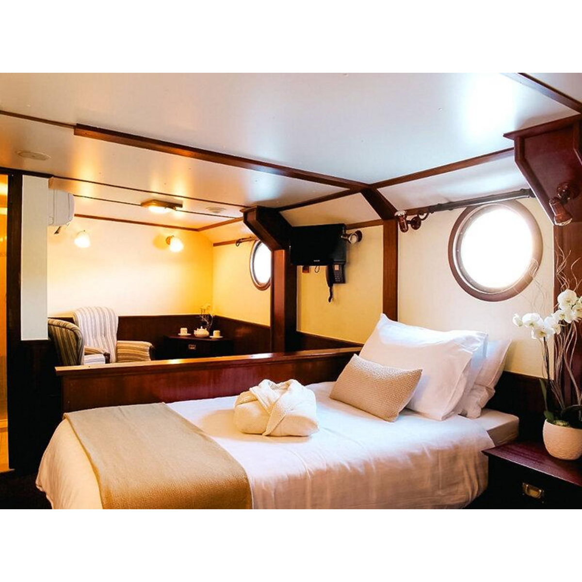 Smartbox 2 jours à bord d'un bateau-hôtel avec champagne au cœur d'Avignon - Coffret Cadeau Séjour