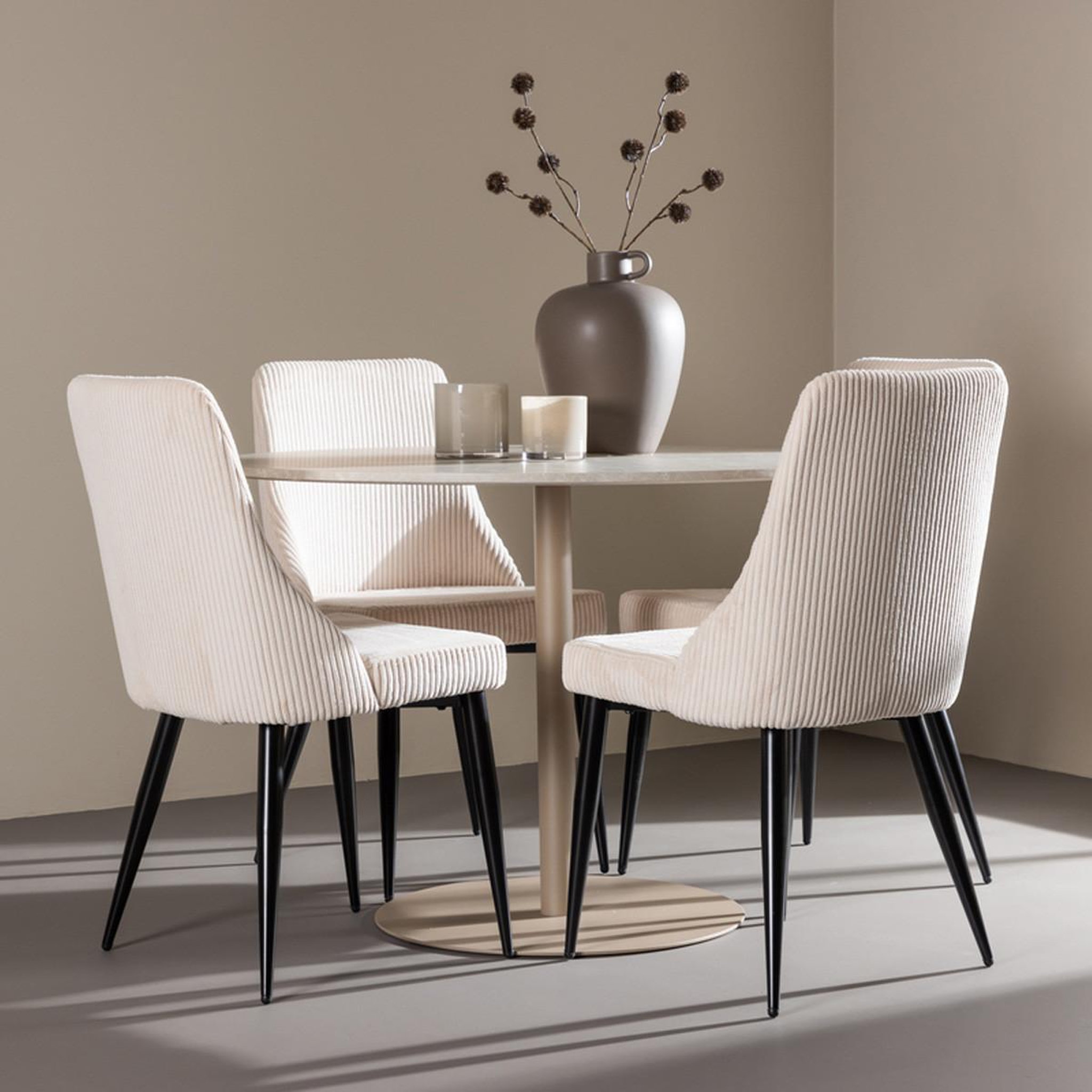Voir la diapositive 6 : Paris Prix Ensemble table à manger & 4 chaises  lycke & leone  110cm beige