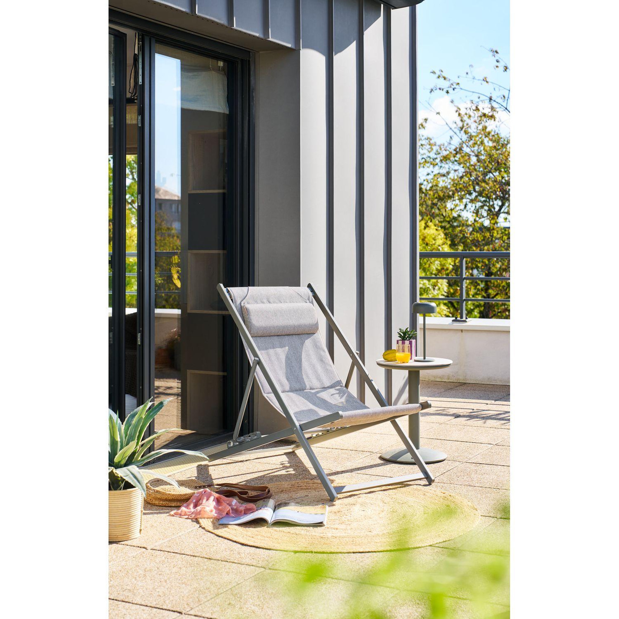 Voir la diapositive 2 : HESPERIDE Table d'appoint de jardin ronde soletia
