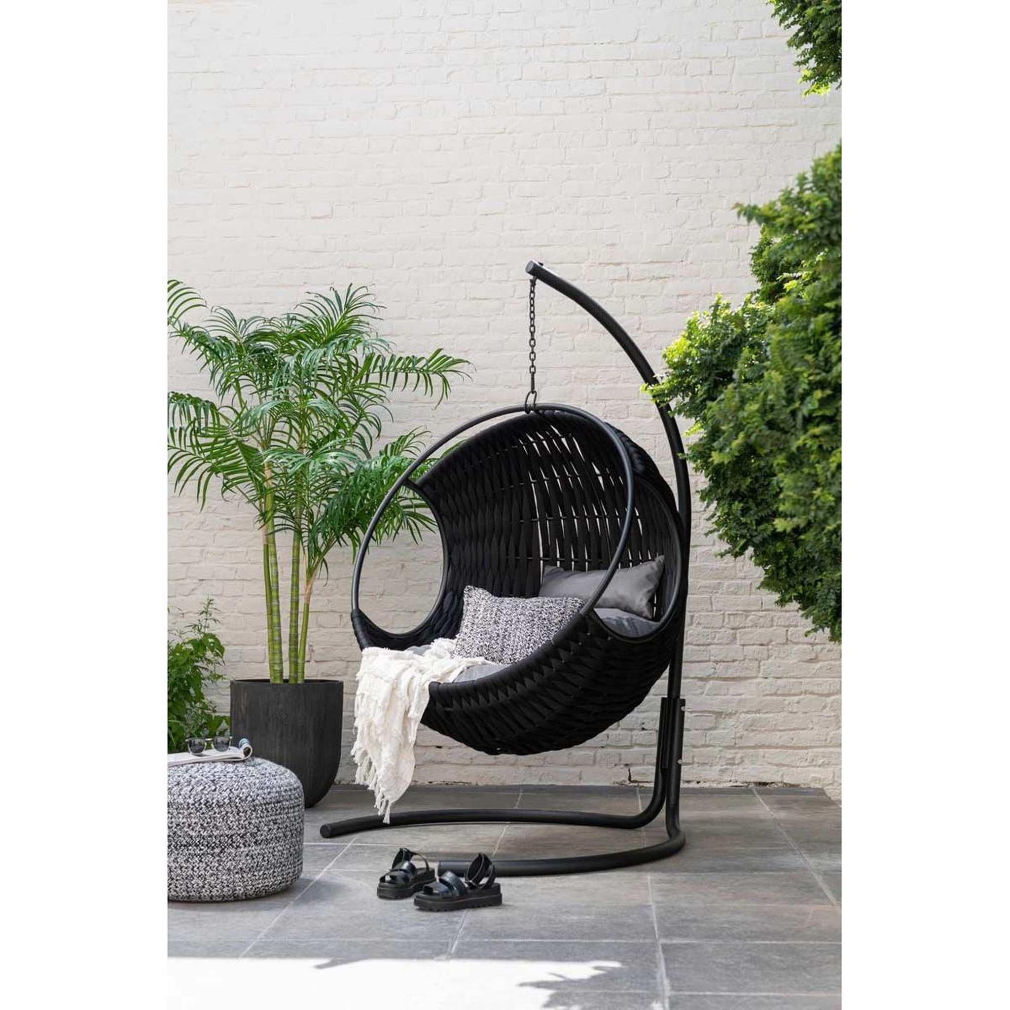 Voir la diapositive 3 : J-LINE Pouf design  miami  50cm noir & blanc