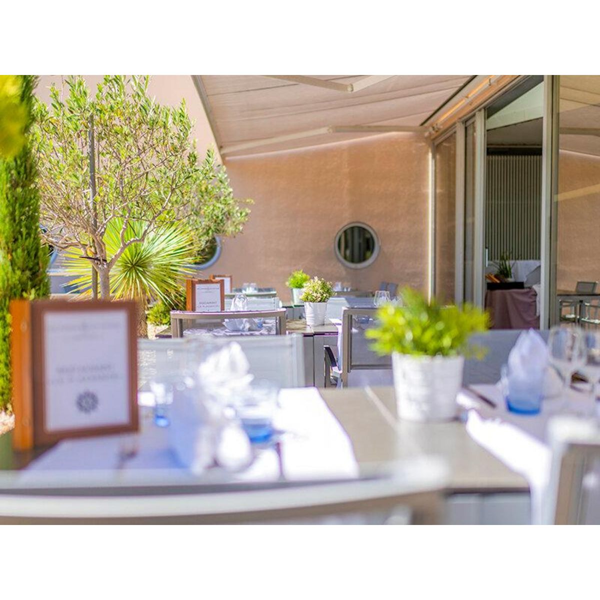 Smartbox Escapade détente : 4 jours avec dîner et espace détente près des Sables-d'Olonne - Coffret Cadeau Séjour