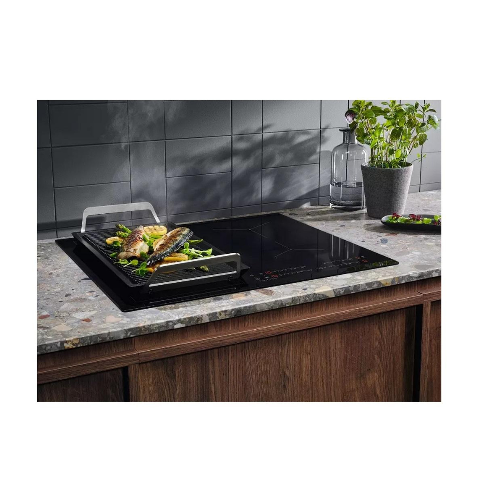 Voir la diapositive 6 : ELECTROLUX Table de cuisson induction 60cm 4 feux 7200w  noir - eiv63443/1