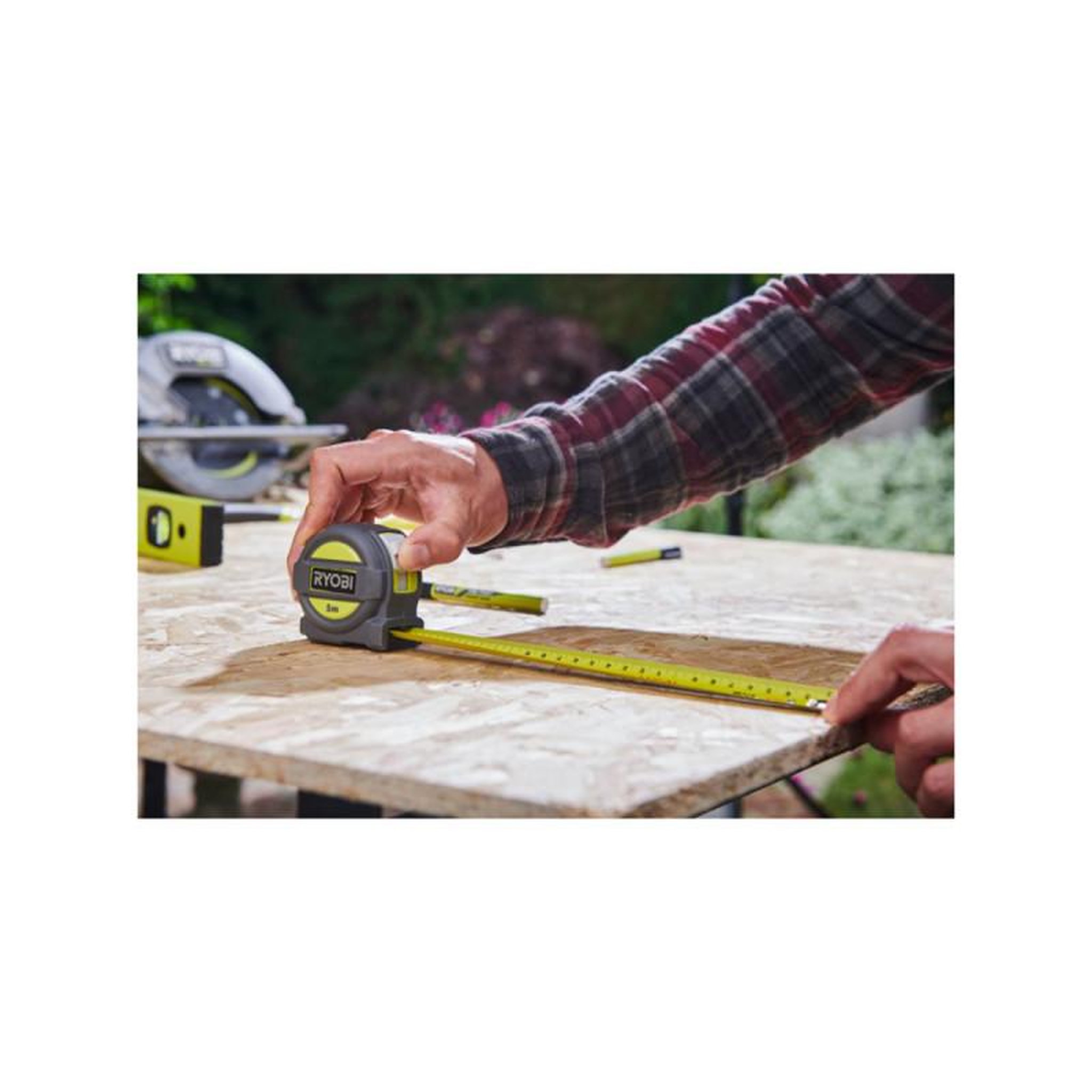 Voir la diapositive 4 : Ryobi Mètre ruban RYOBI - 8m - RTM8M