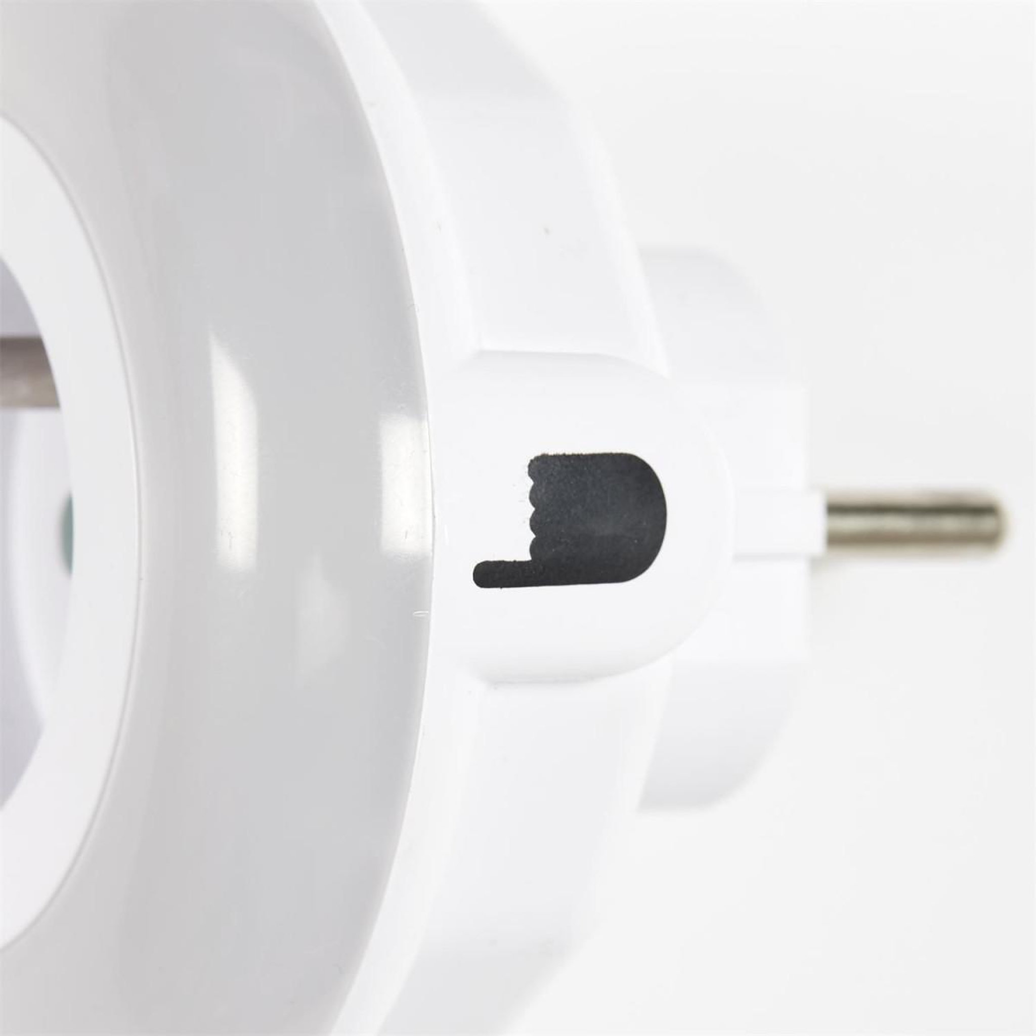 Voir la diapositive 5 : Je cherche une idee Prise led  détecteur de luminosité  8cm blanc