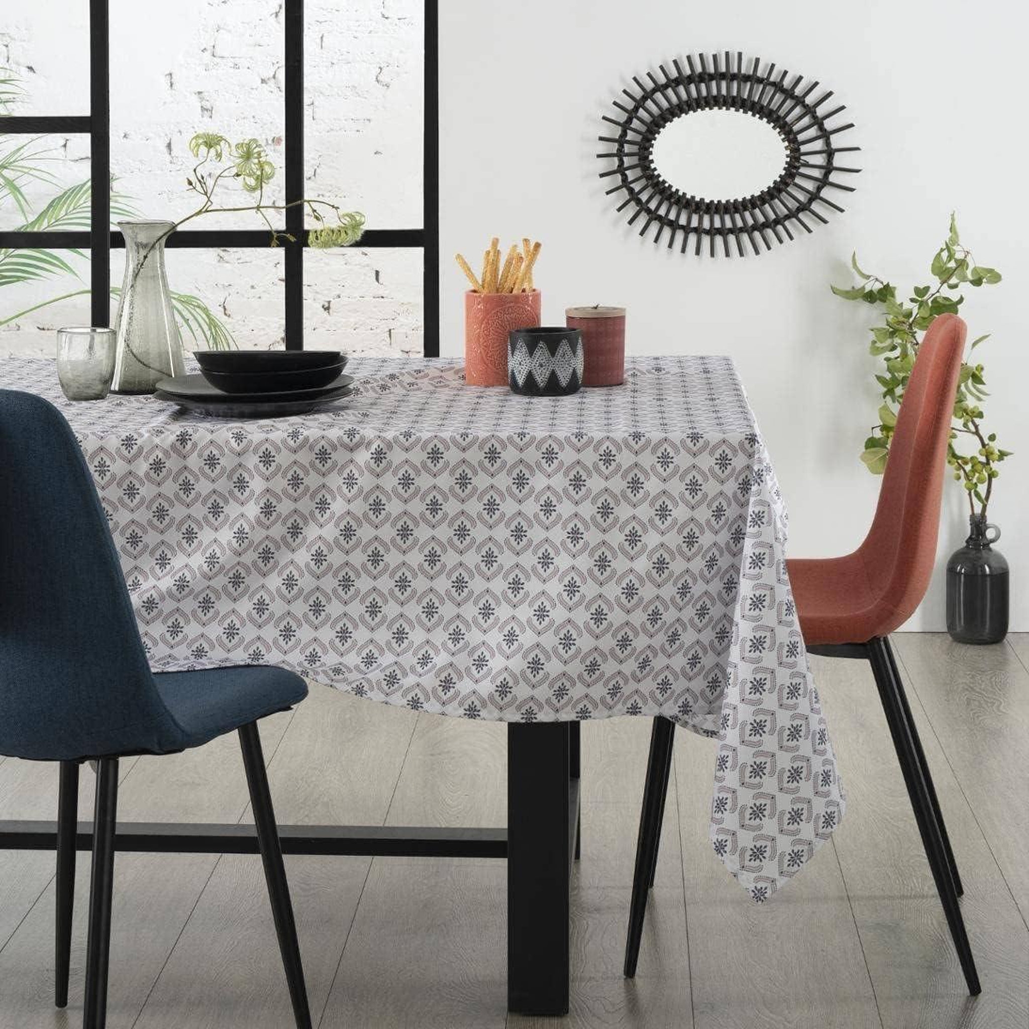 Voir la diapositive 2 : Eden Nappe imprimée carreaux vintage