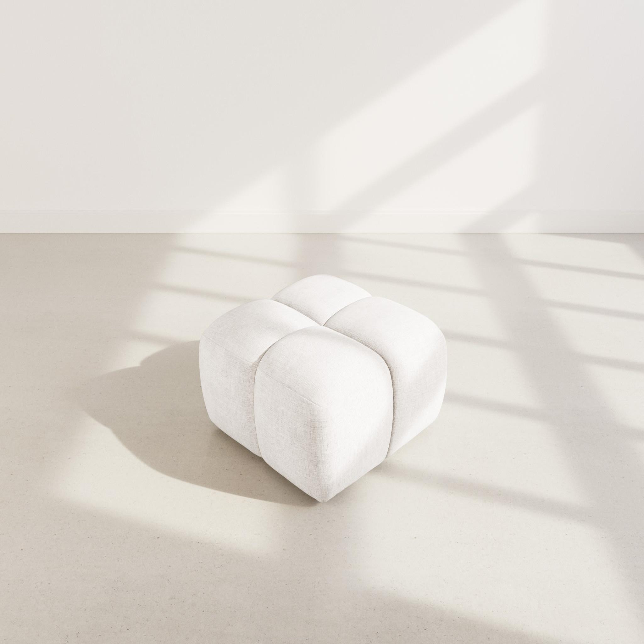 Voir la diapositive 3 : LISA DESIGN Grace - pouf en velours texturé