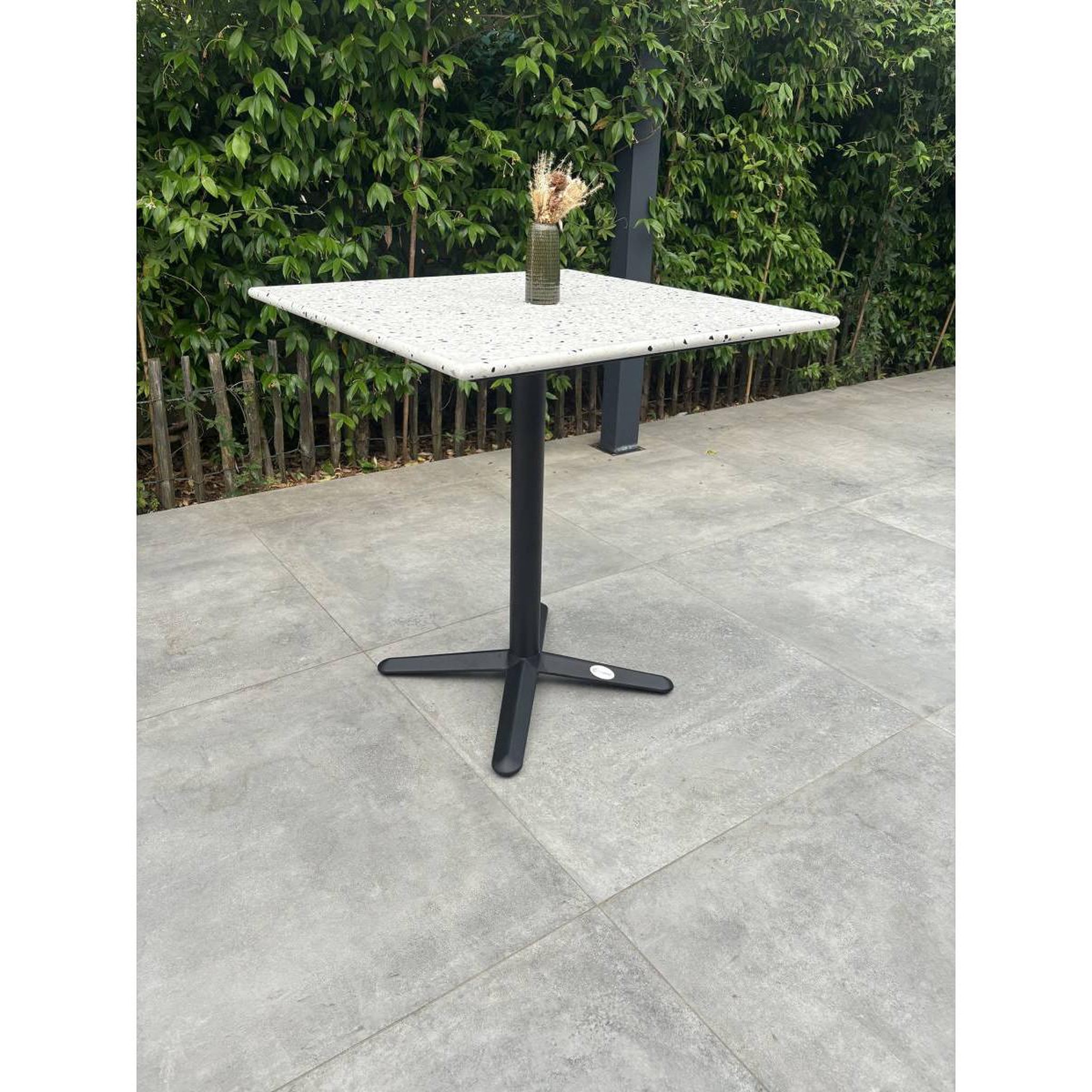 Voir la diapositive 6 : Paris Prix Ensemble table de jardin en terrazzo & 2 chaises  bistro  70cm vert