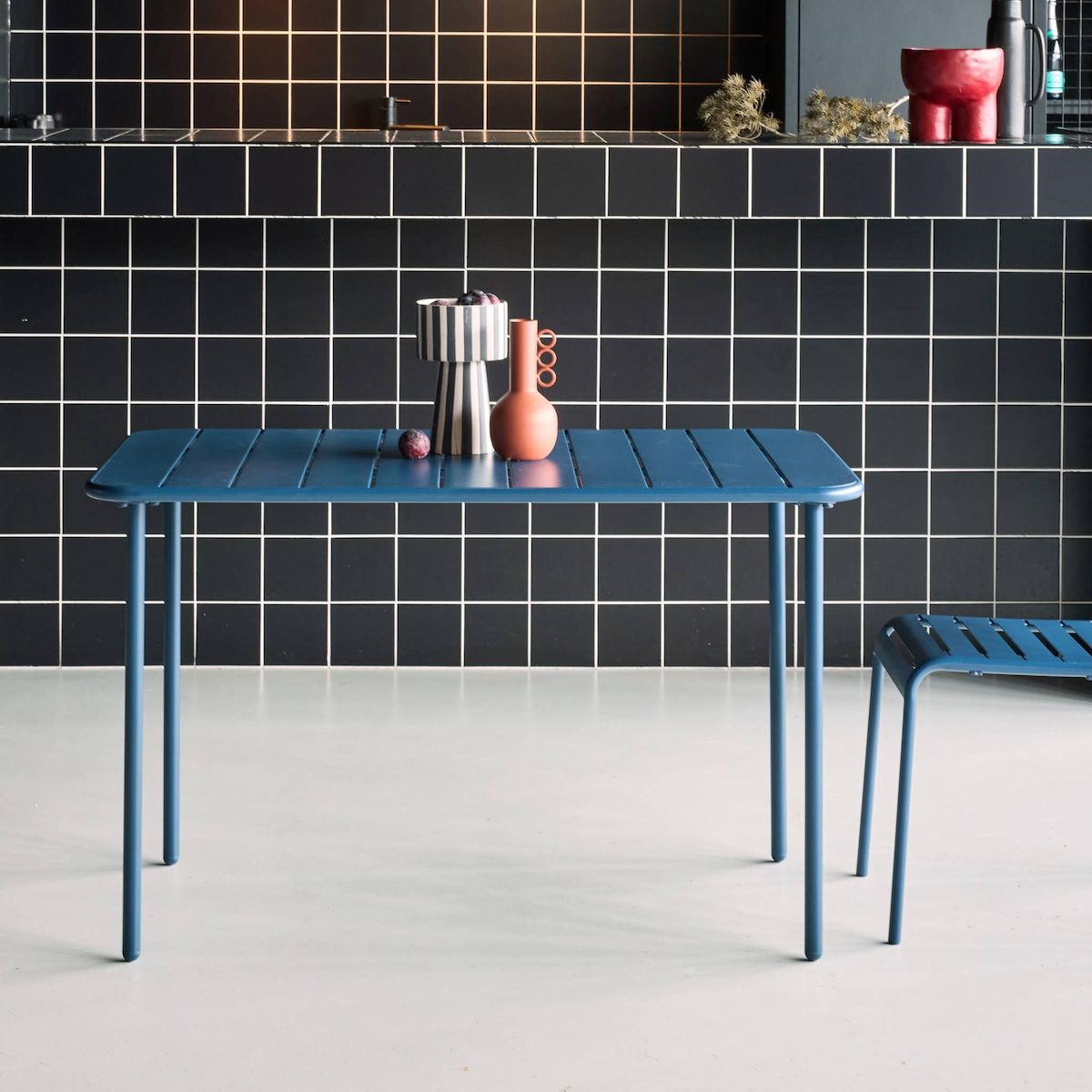 SWEEEK Table de jardin métal 4 places, Amelia L 120 x 70 x 72,5cm