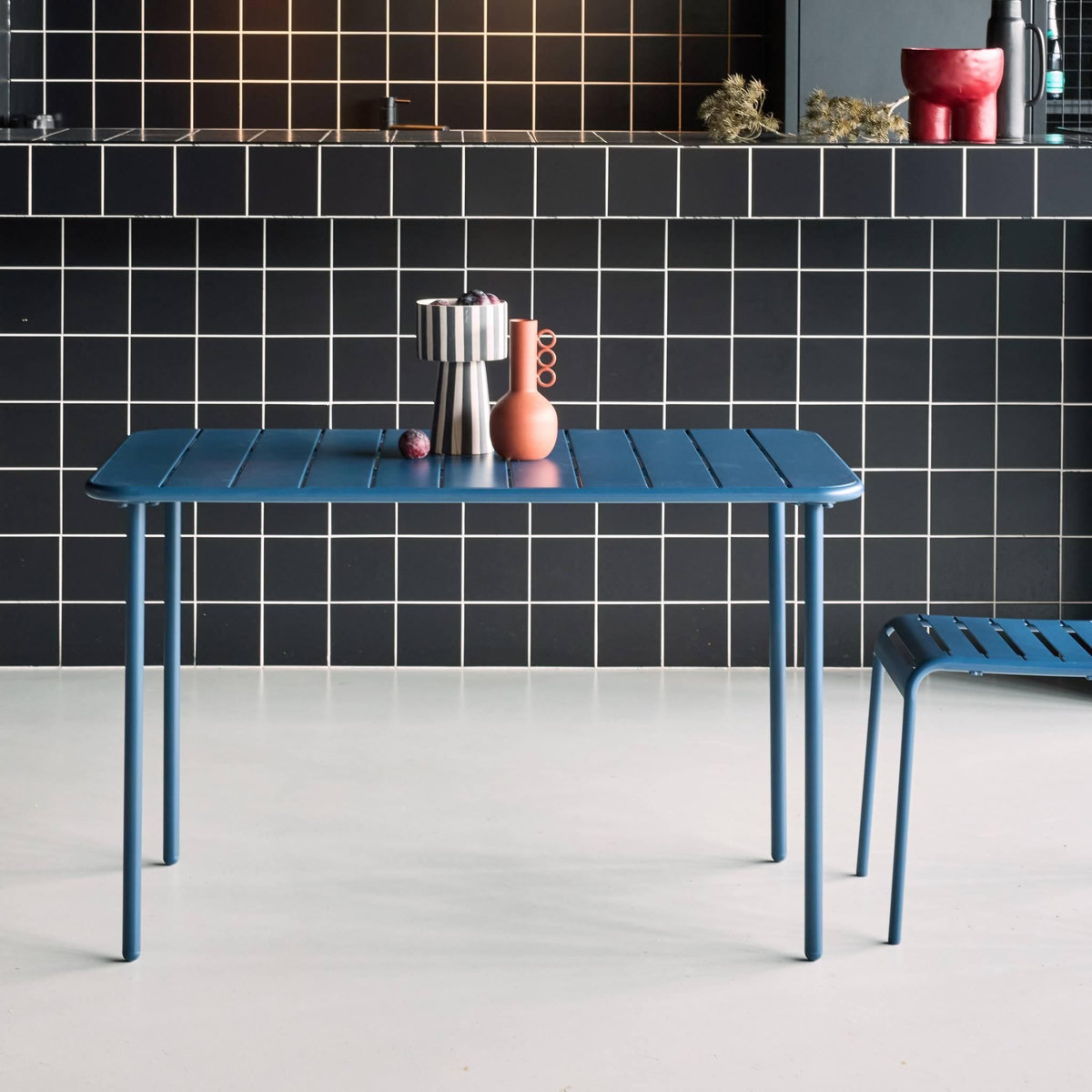 SWEEEK Table de jardin métal 4 places, Amelia L 120 x 70 x 72,5cm