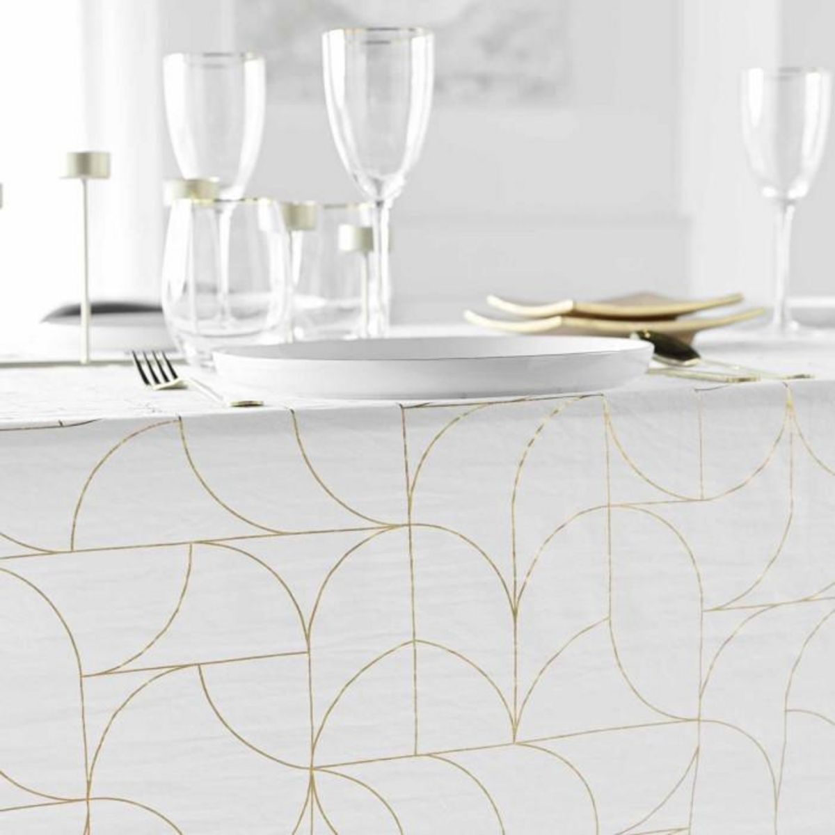 Paris Prix Nappe Antitache  Louxor  140x240cm Blanc & Or