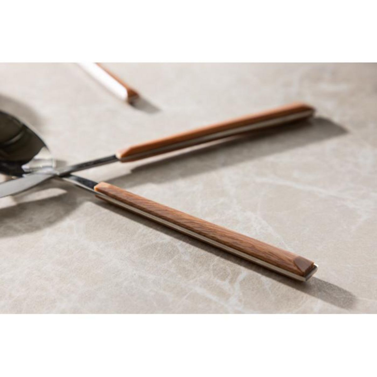 Paris Prix Ménagère Effet Bois 24 Pièces  Jublie  22cm Marron