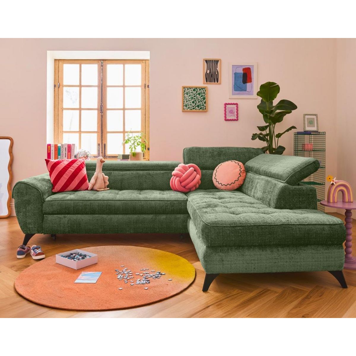 LISA DESIGN Marlo - canapé d'angle droit 5 places convertible avec coffre et têtières en velours texturé