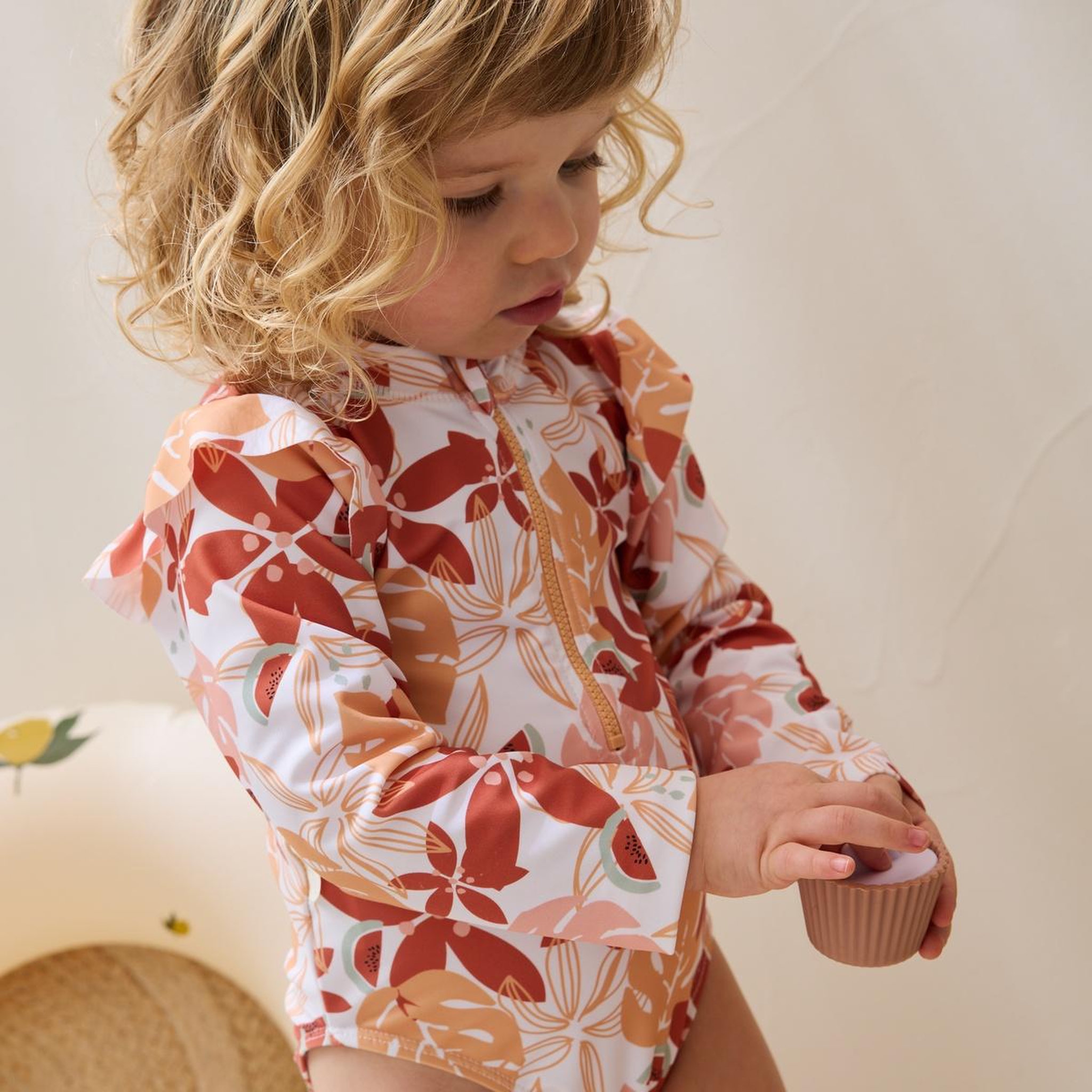 Voir la diapositive 4 : Petit Béguin Maillot de bain 1 pièce bébé manches longues Cassis