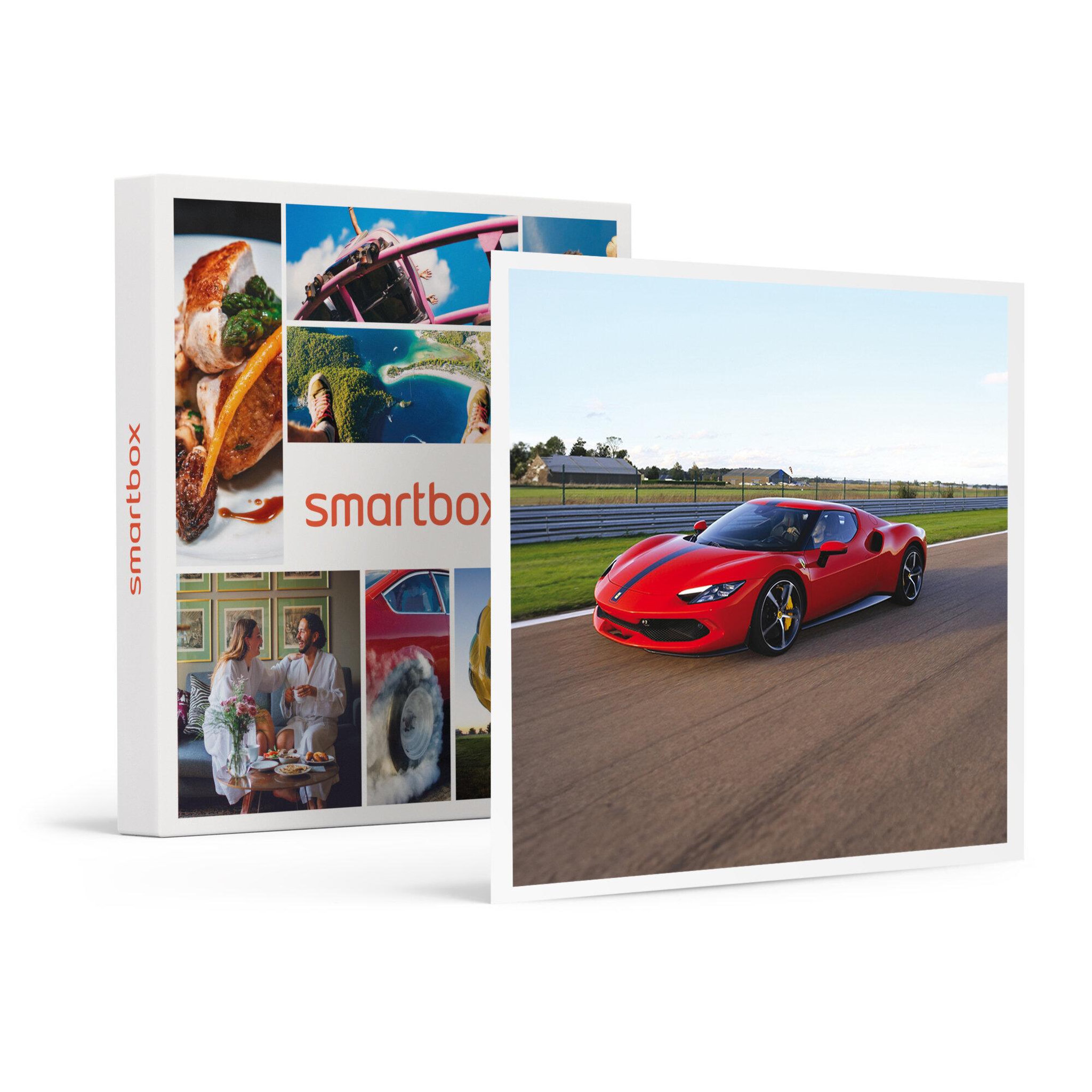 Voir la diapositive 1 : Smartbox Stage de pilotage : 2 tours sur le circuit de Saint-Laurent-de-Mure en Ferrari 296 GTB - Coffret Cadeau Sport & Aventure
