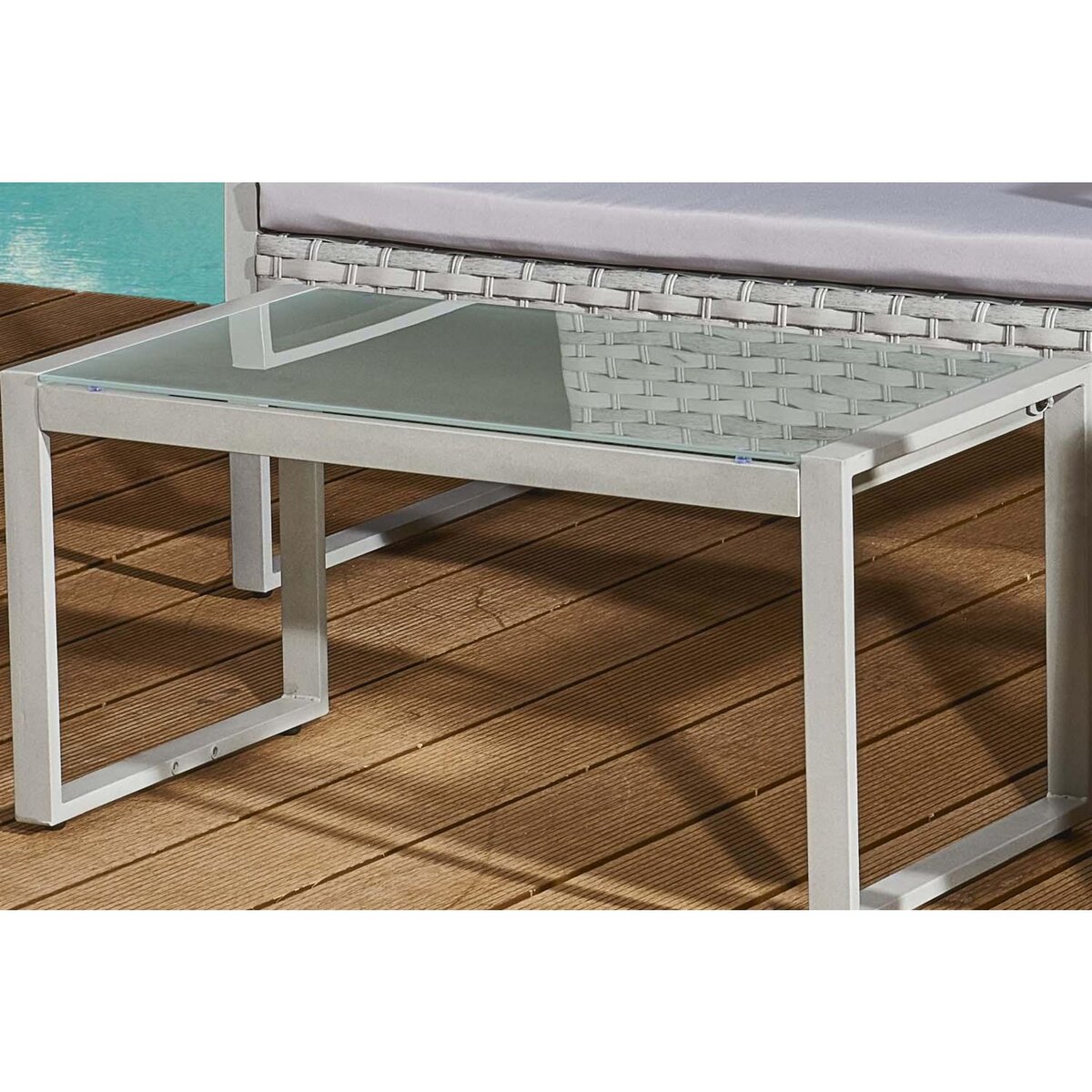 CONCEPT USINE Salon de jardin bas résine tressée 4 places ESNA