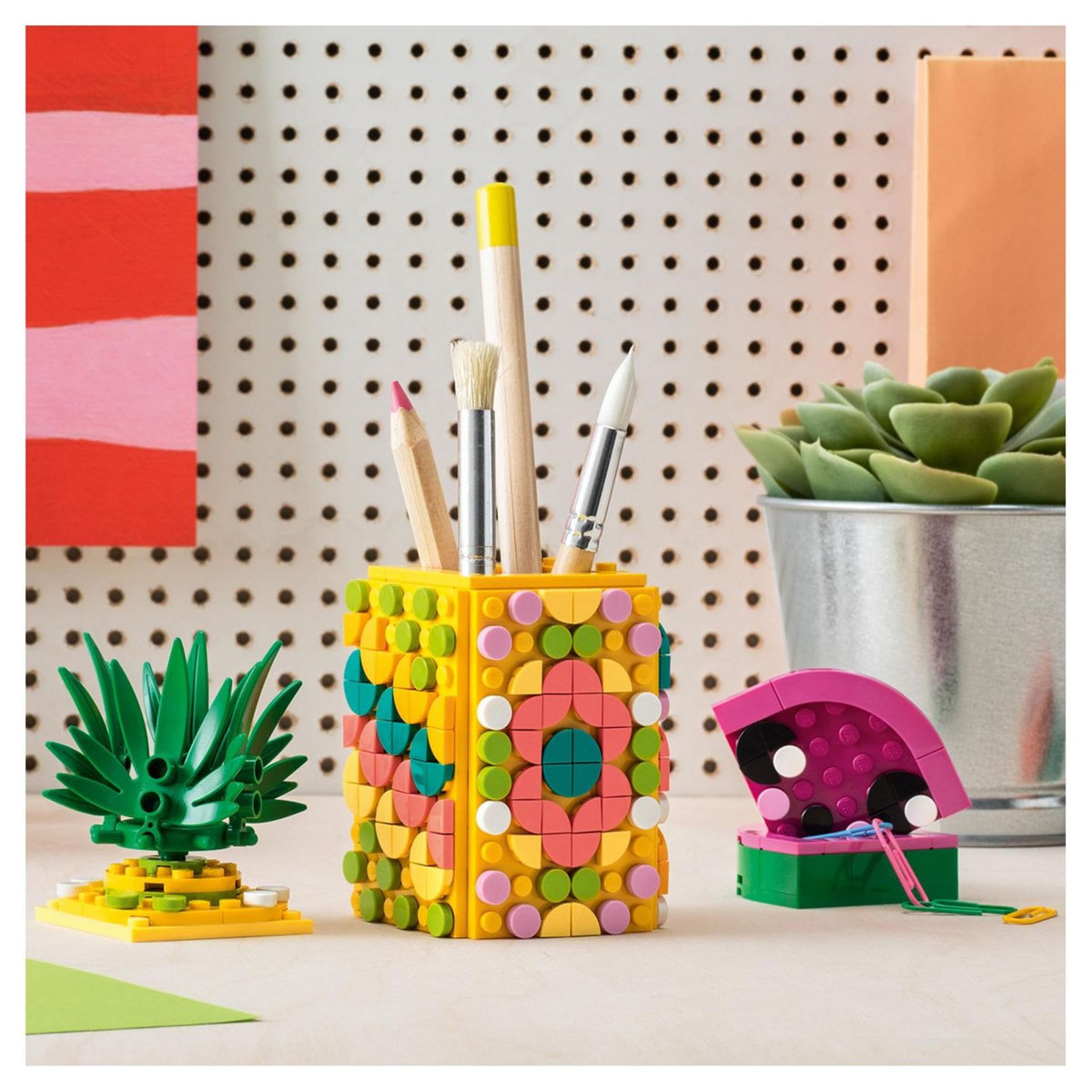 LEGO DOTS 41906 - Le pot à crayons Ananas