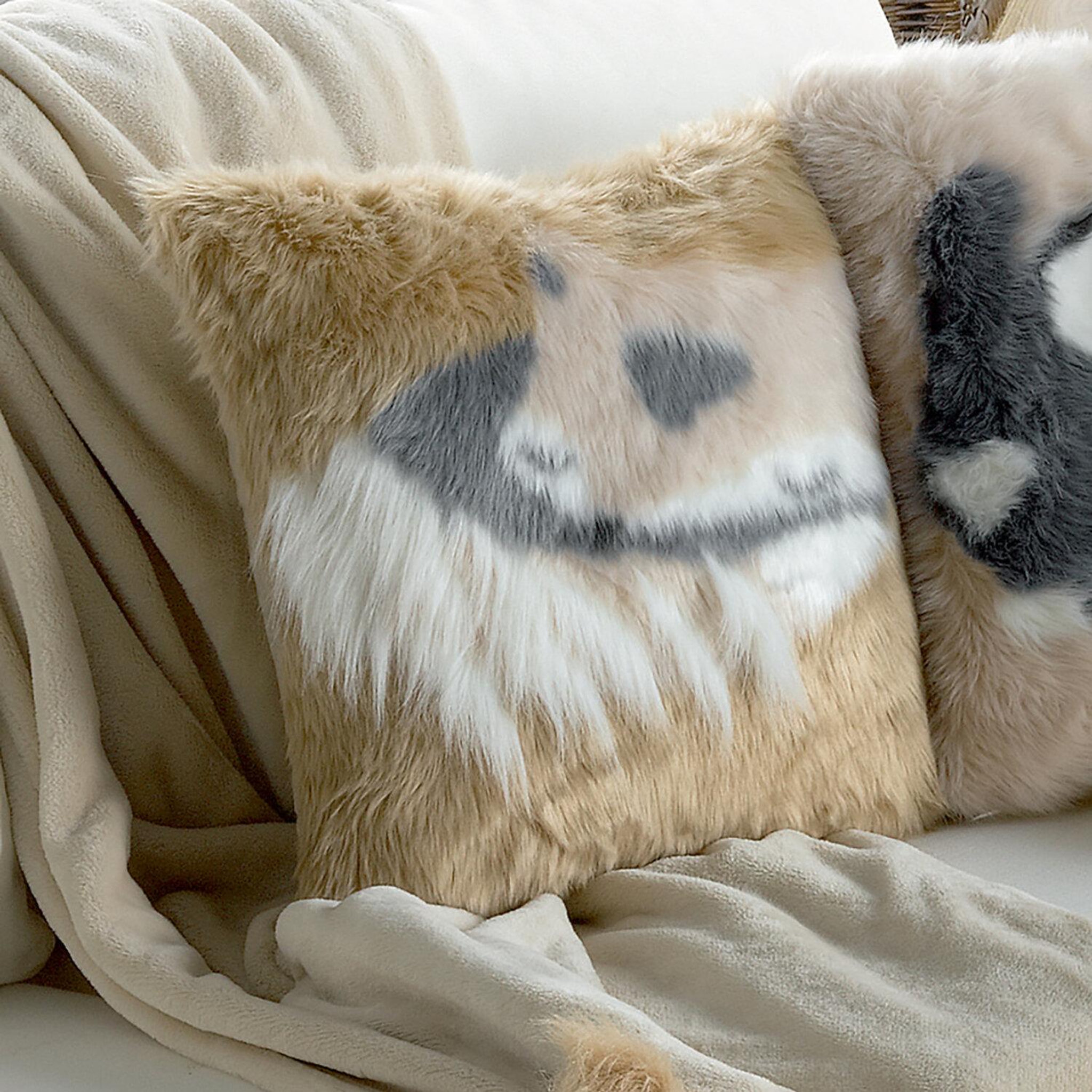 Voir la diapositive 6 : Les Ateliers du Linge Coussin 100% acrylique et polyester brushy