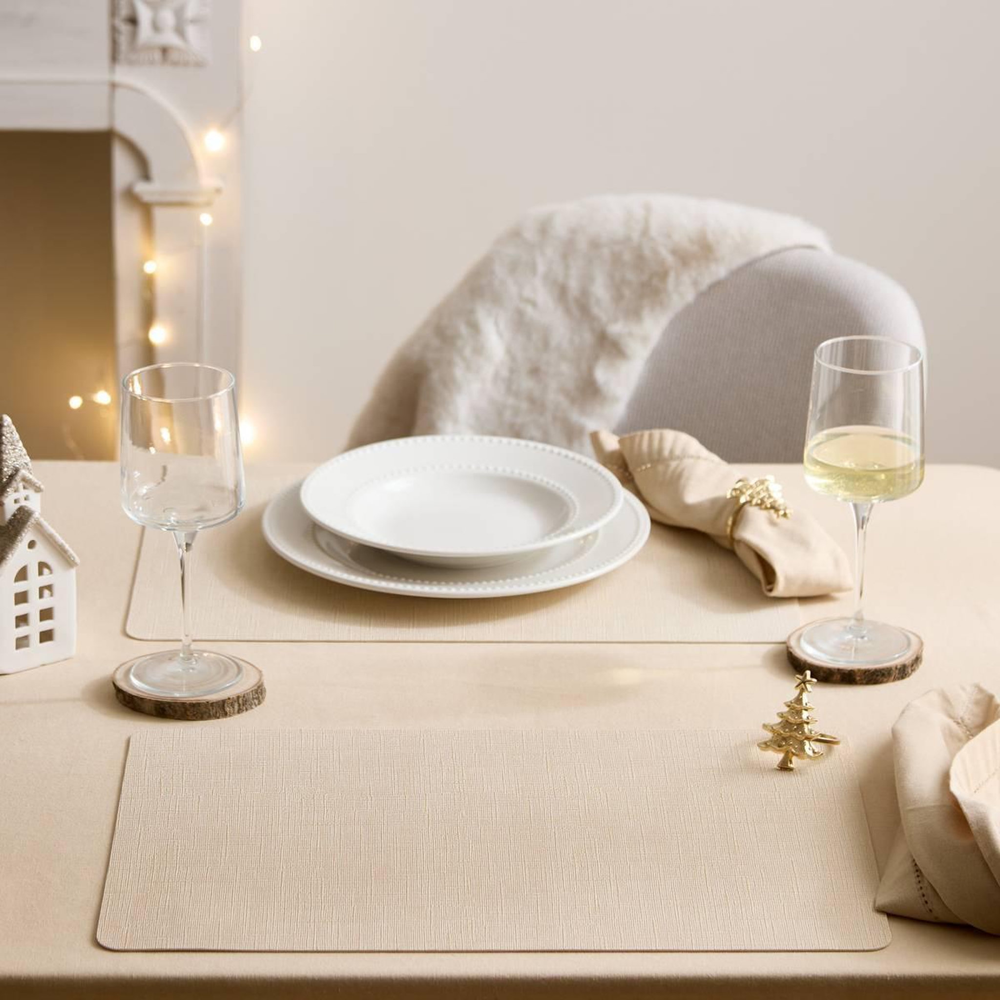 Voir la diapositive 4 : SECRET DE GOURMET Set de Table Rectangulaire  Esmée  30x45cm Beige