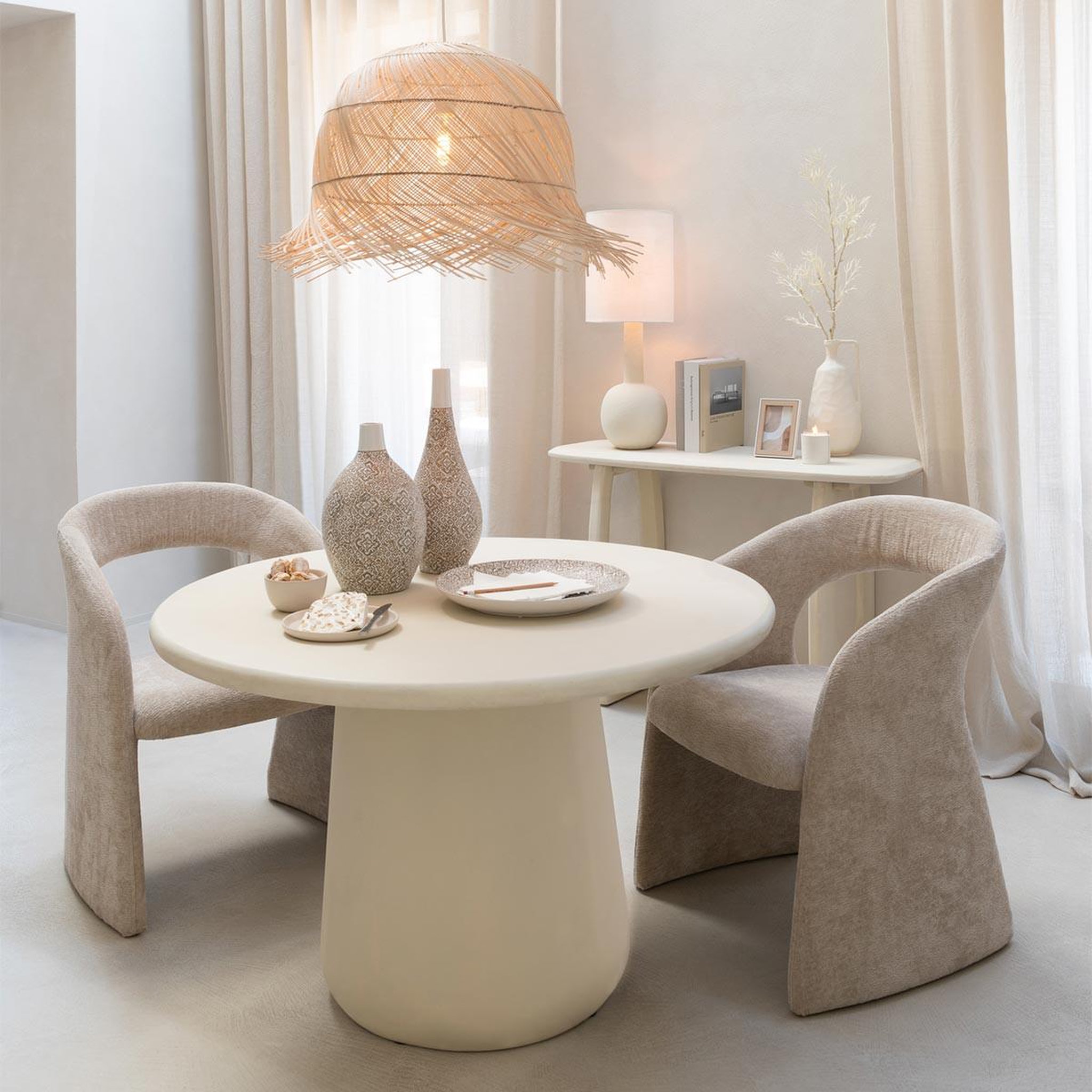 Voir la diapositive 4 : J-LINE Table à manger design  cave  118cm beige