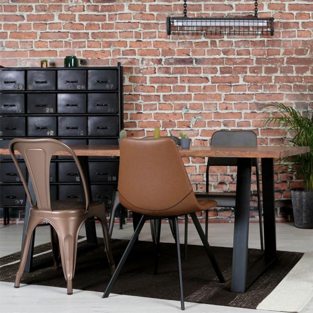 Rendez vous déco Lot de 2 chaises en métal chromé - Indus