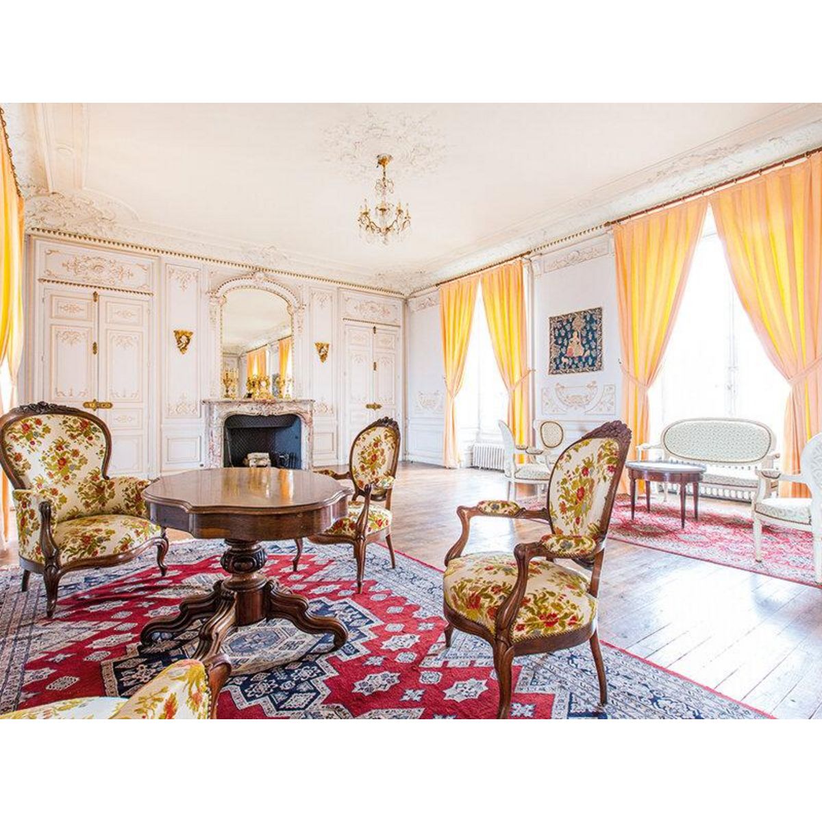 Smartbox 2 jours avec dîner gourmet et champagne dans un château près de Bourges - Coffret Cadeau Séjour