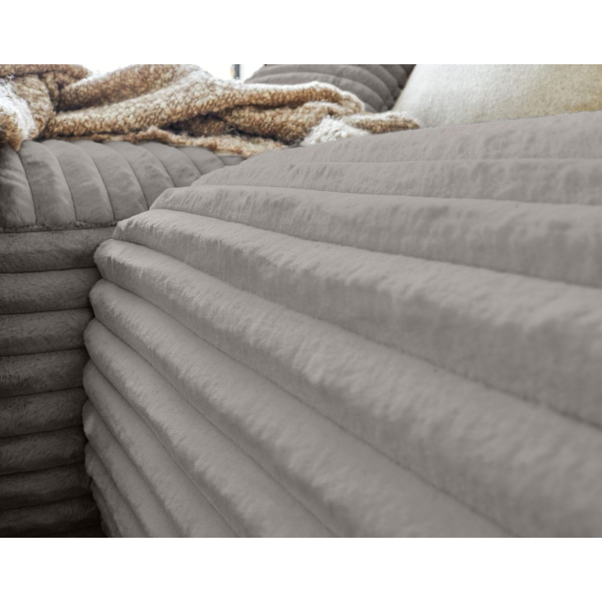 LISA DESIGN Laponie - canapé d'angle gauche - 4 places - en fausse fourrure côtelée