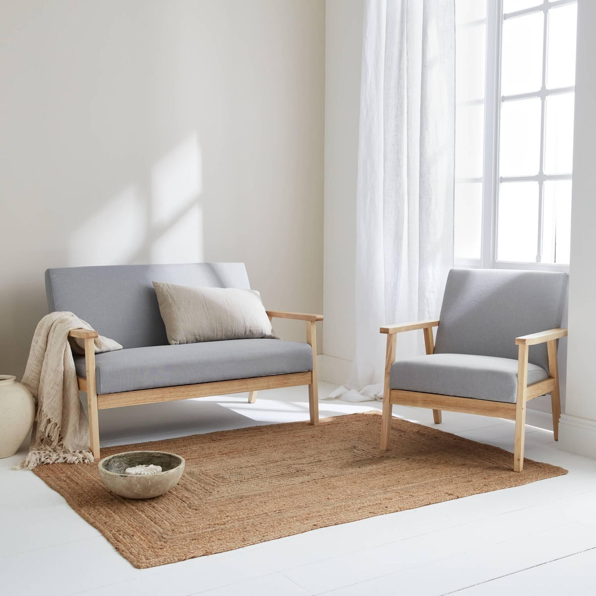 SWEEEK Banquette et fauteuil en bois et tissu gris clair. Isak. L 114 x l 69.5 x H 73cm