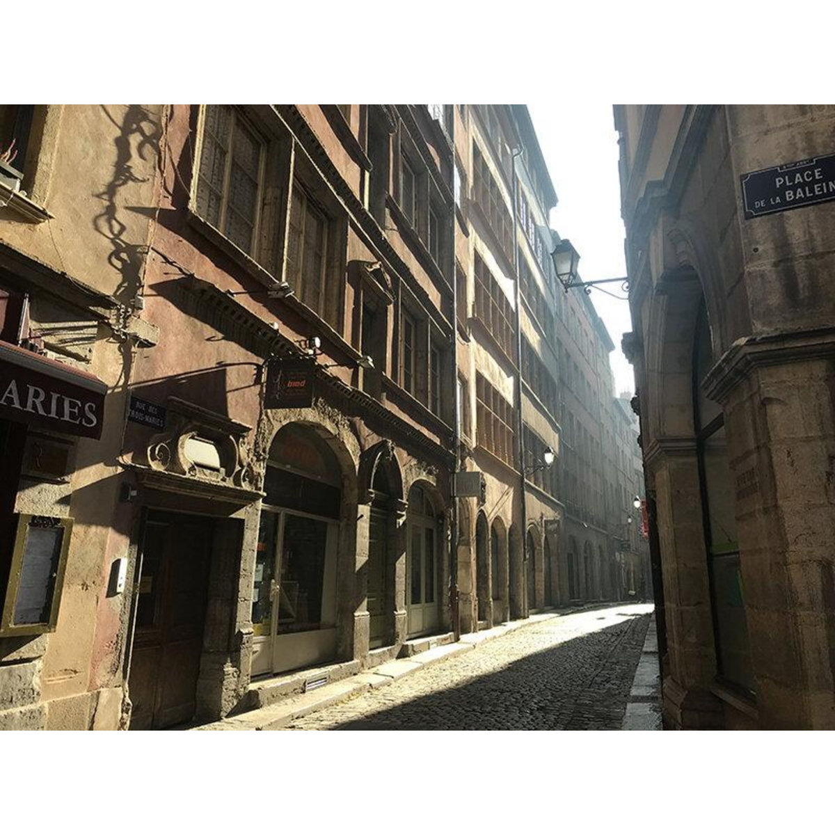 Smartbox Visite fascinante d'1h30 de Lyon en famille avec guide privé - Coffret Cadeau Sport & Aventure