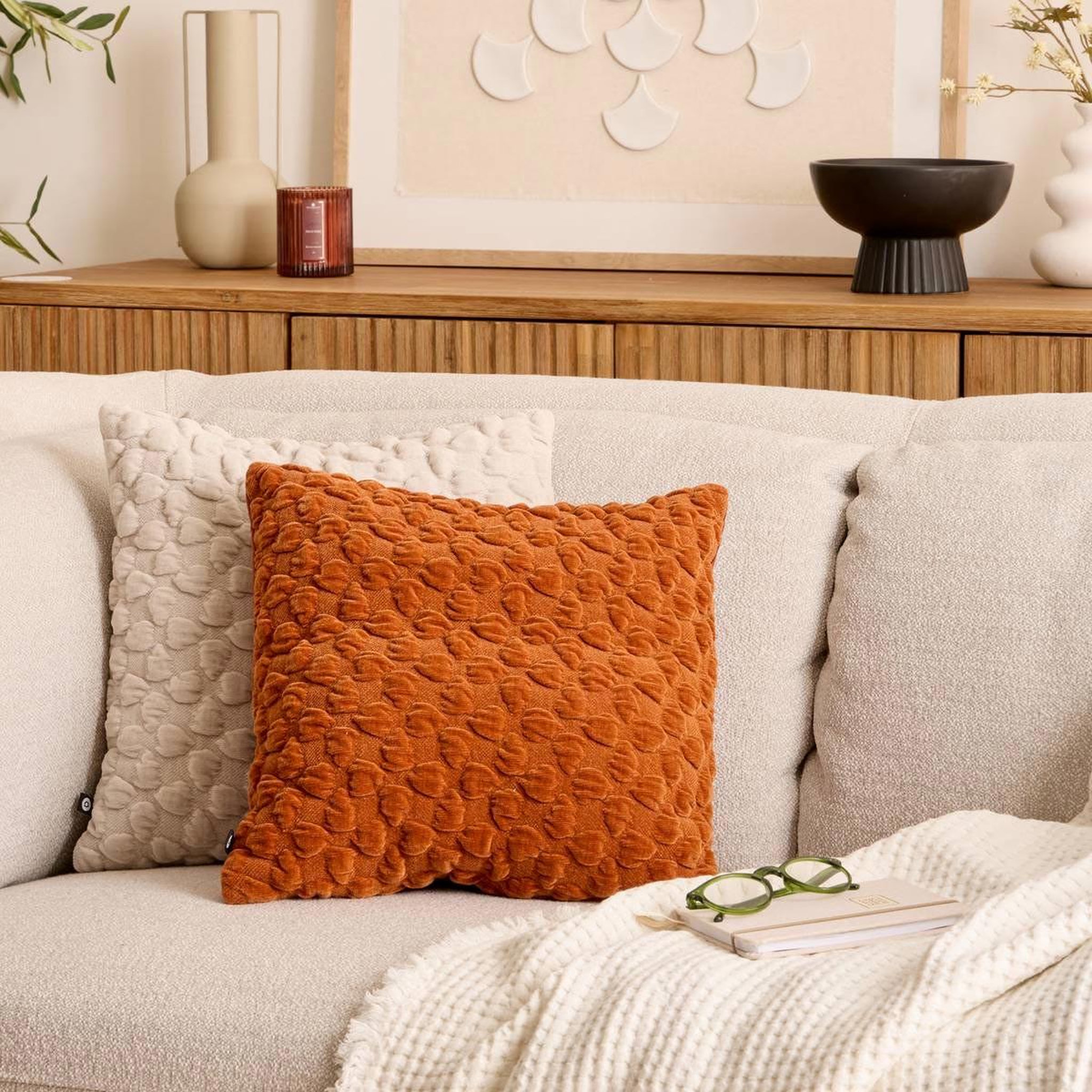 Voir la diapositive 5 : ATMOSPHERA Coussin chenillé 3d  nova  40x40cm ambre