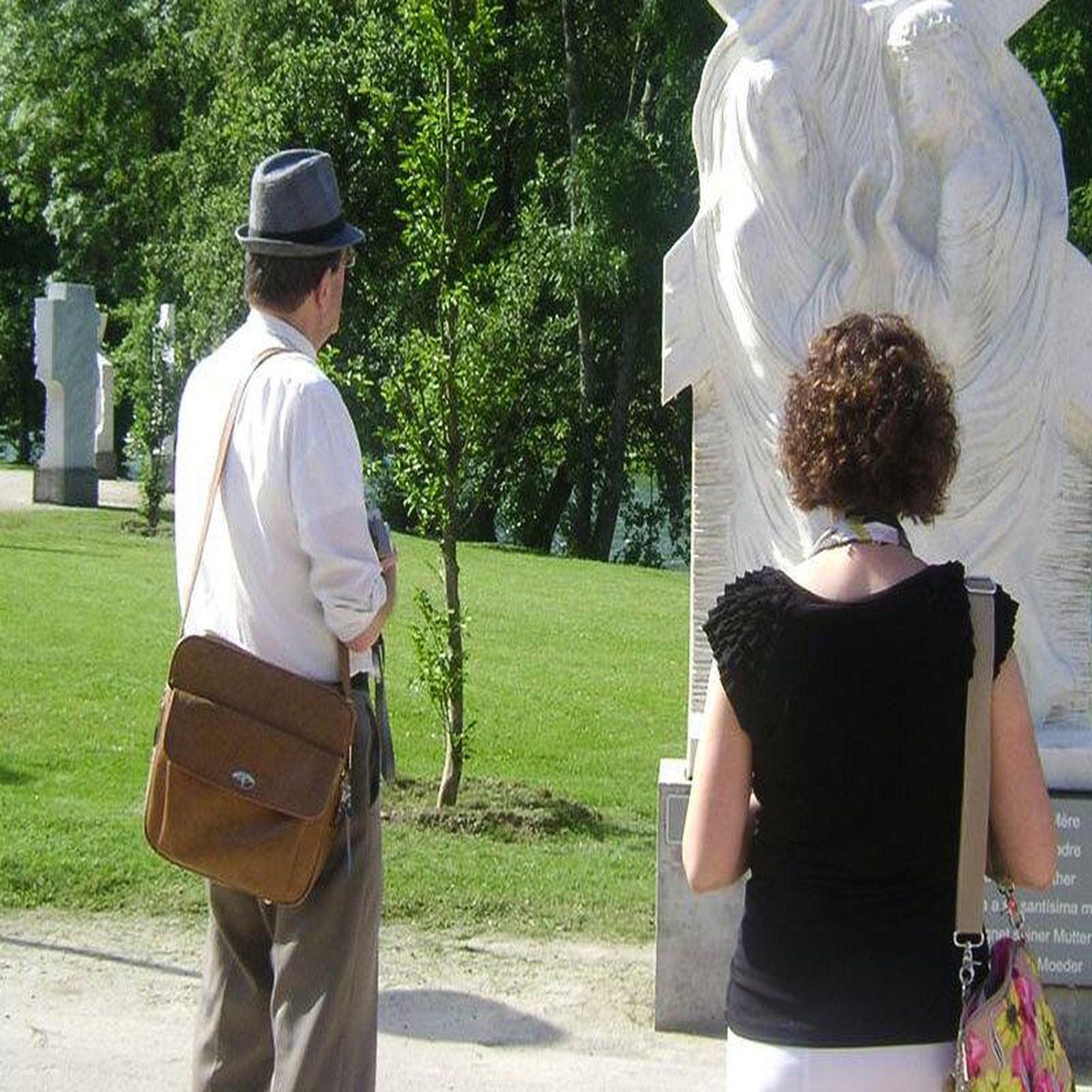 Voir la diapositive 2 : Smartbox Visite guidée du sanctuaire notre-dame de lourdes - coffret cadeau multi-thèmes