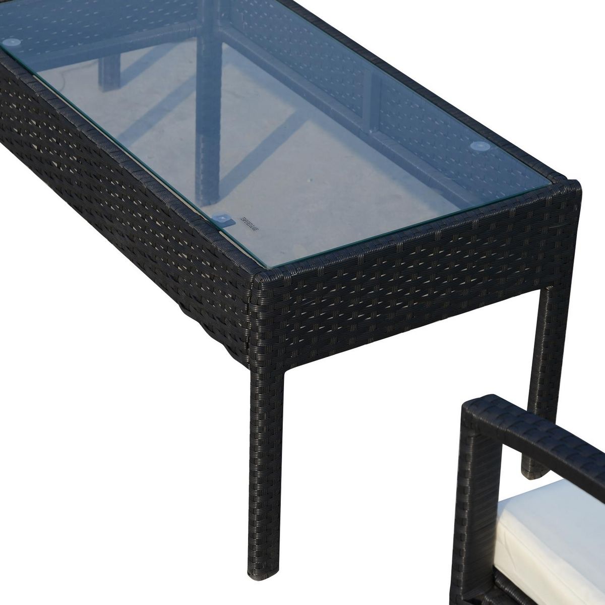 OUTSUNNY Outsunny Ensemble salon de jardin 4 places : canapé, 2 fauteuils et table basse plateau verre trempé résine tressée 4 fils  imitation rotin noir coussins blanc