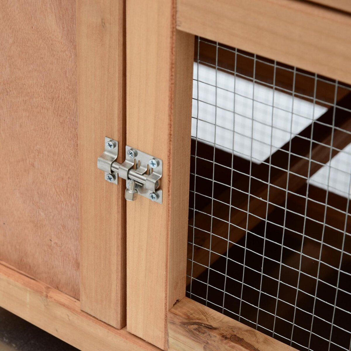 HOMCOM Poulailler clapier modèle chalet multi-équipé : rampes, nichoirs, perchoirs, plateau excrément, fenêtre, portes bois massif