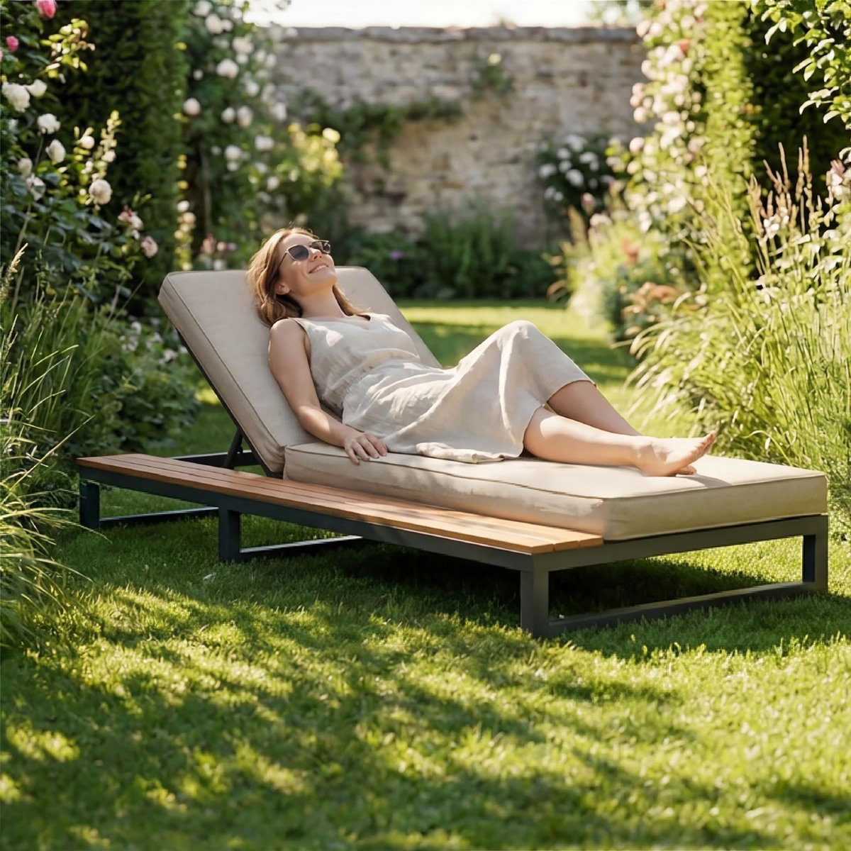 MERAX Bain de soleil 1 place en métal et bois avec dossier réglable et coussin, gauche