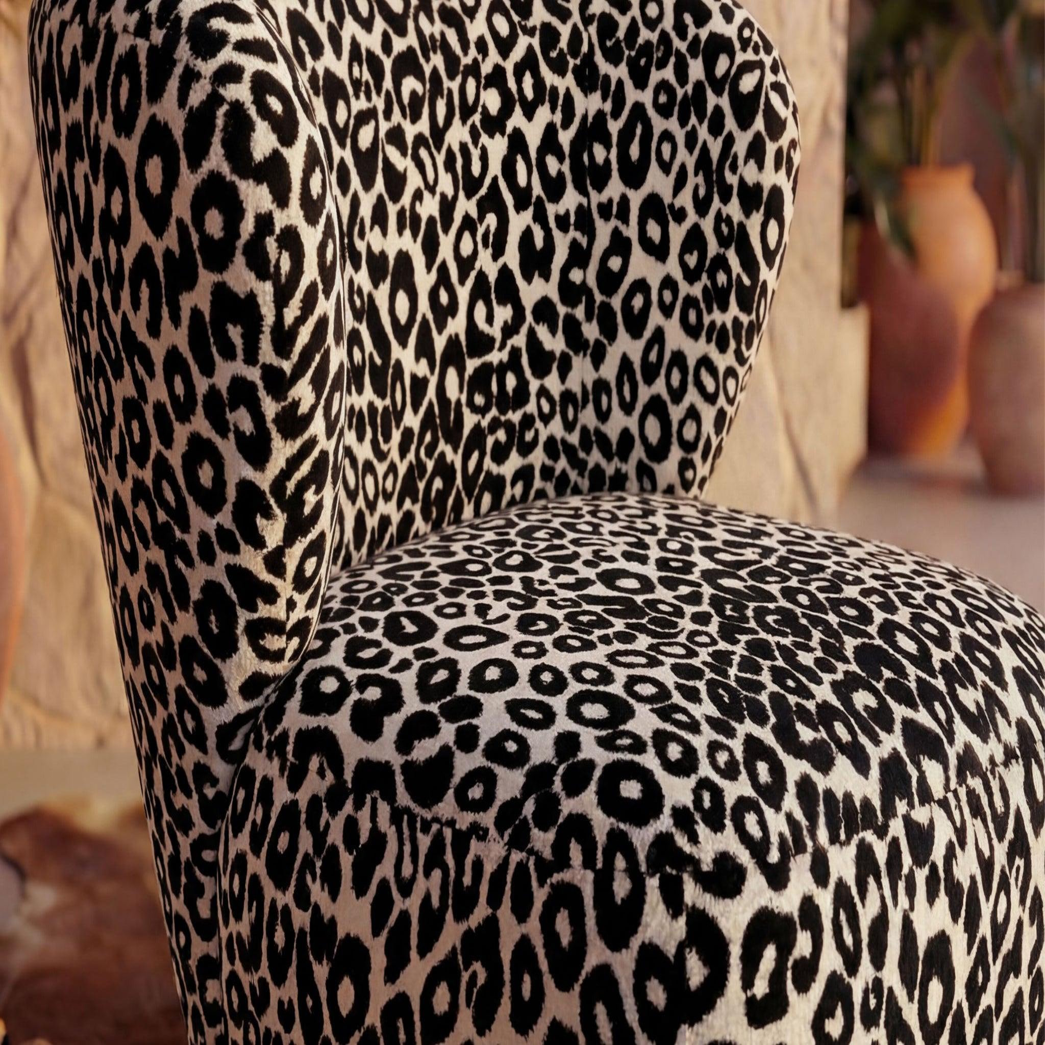 Voir la diapositive 6 : CASANOVA PARIS Capri - fauteuil tissu imprimé animalier